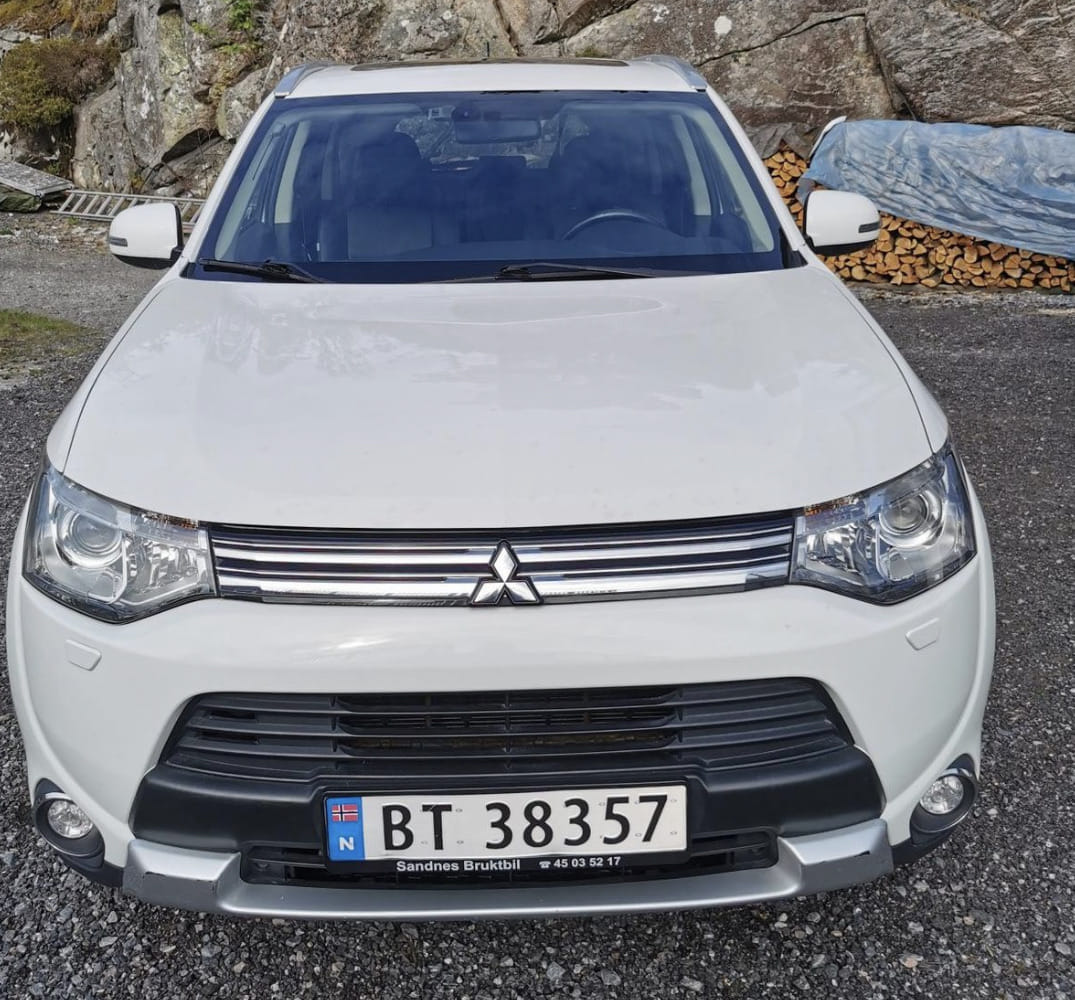 Mitsubishi Outlander Hybrid, 2016, Blyfri 95 / Électrique (hybride), automatique