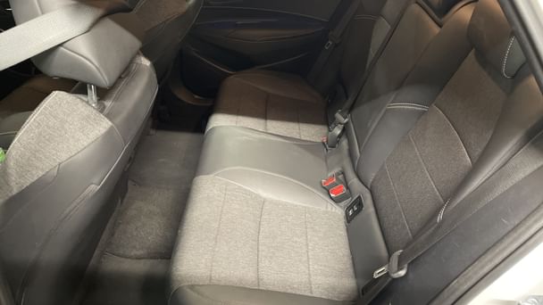 Toyota Corolla Break Hybride avec Pneus neige