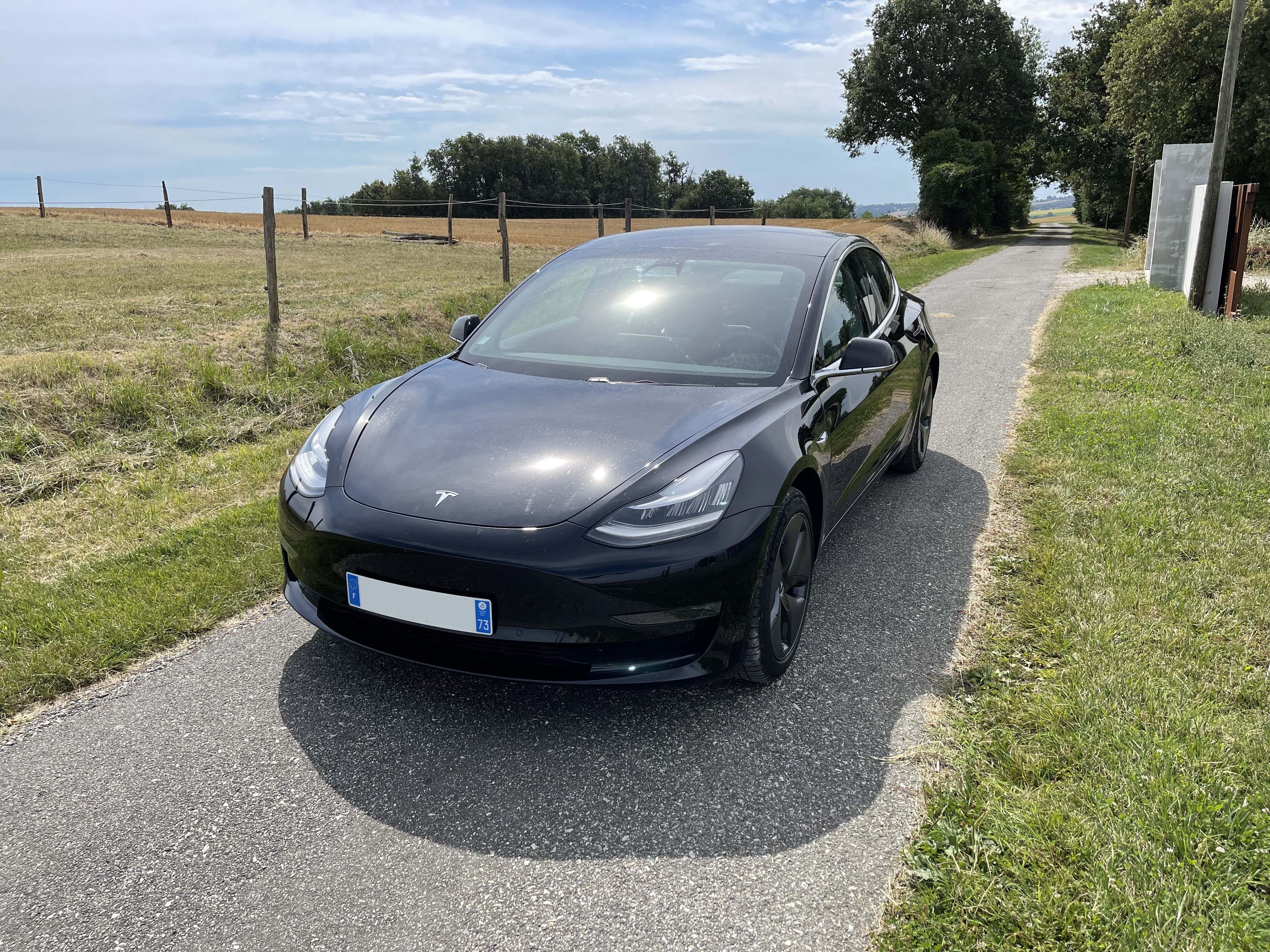 Tesla Model 3 SR+