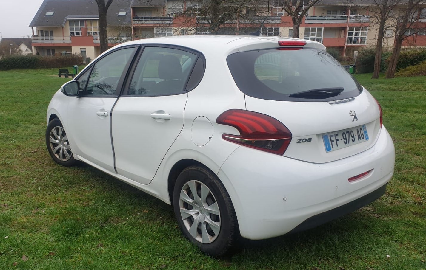 Peugeot 208 avec GPS