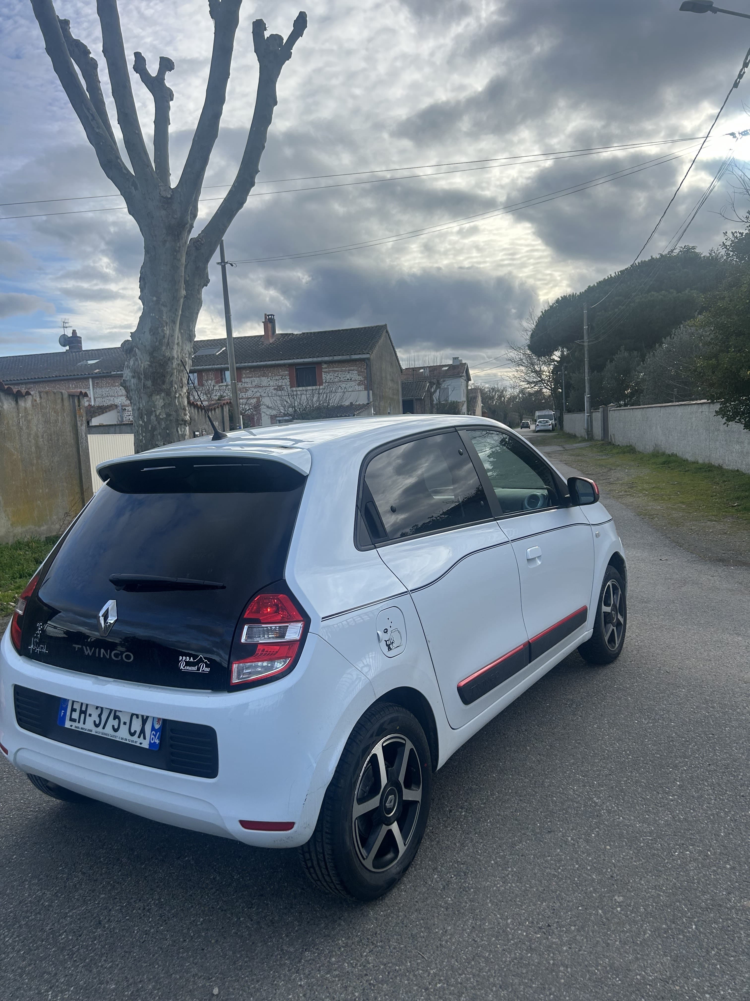 Renault Twingo III 1.0 essence avec Climatisation