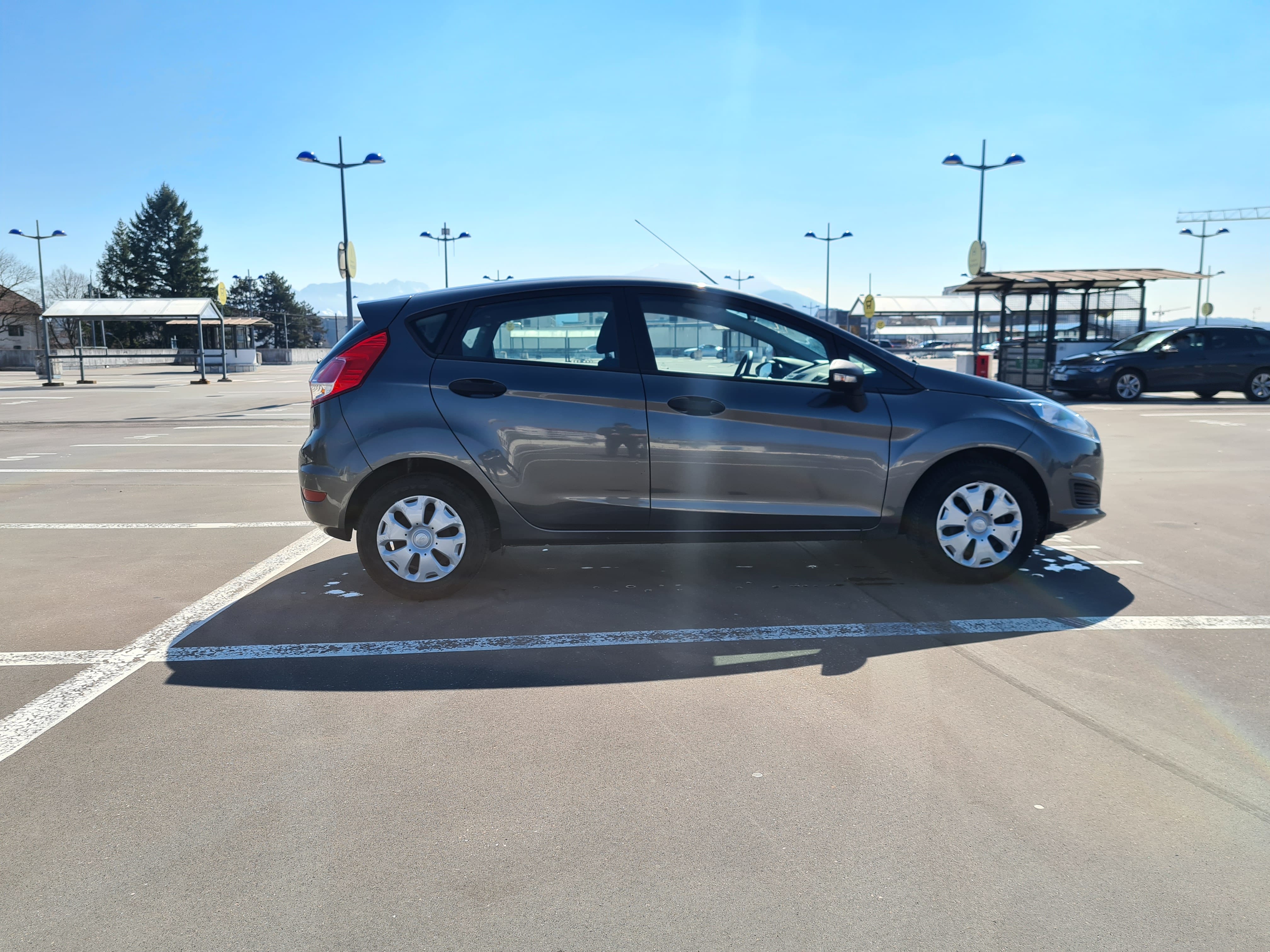 Ford Fiesta avec Climatisation