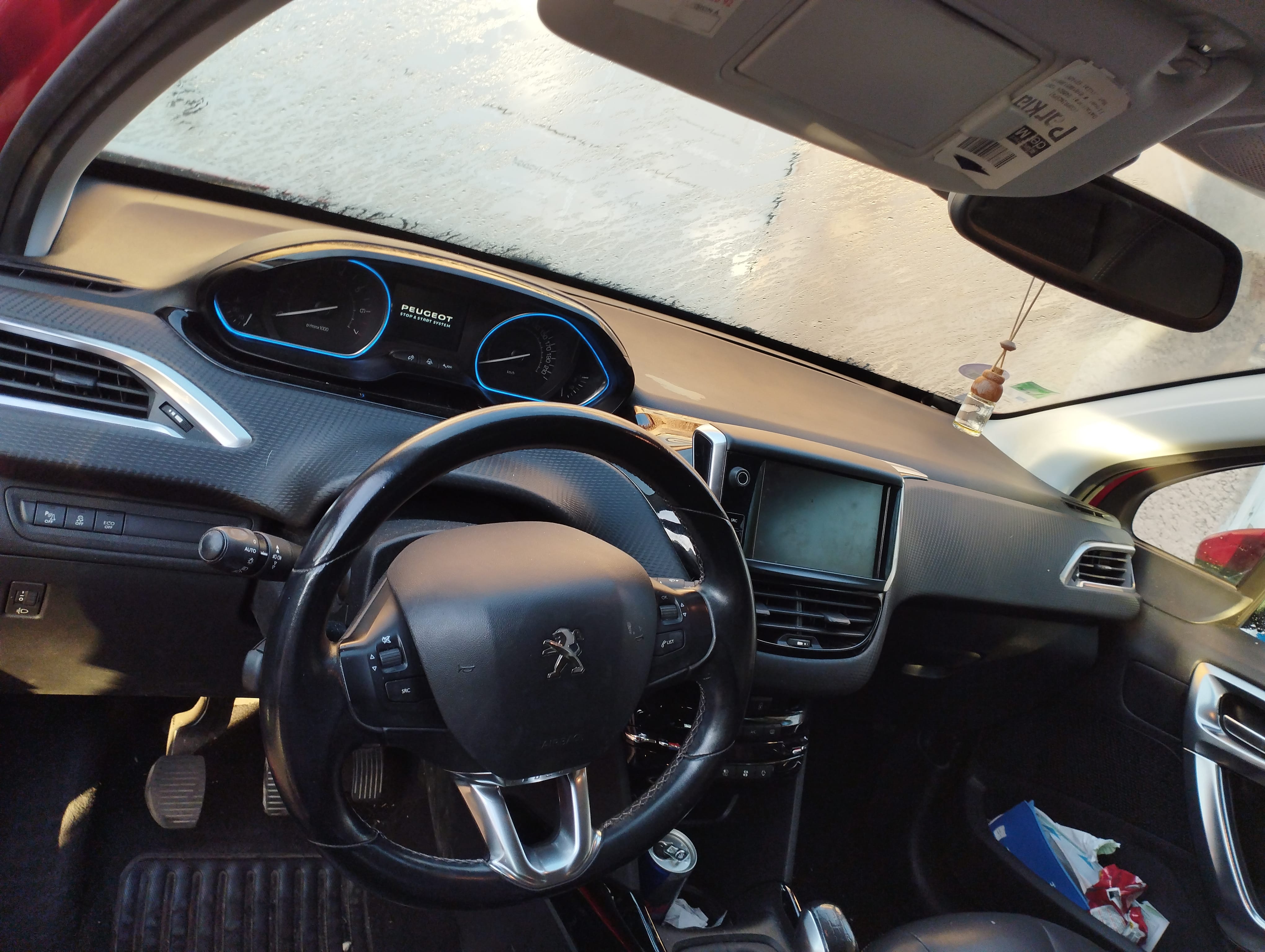 Peugeot 2008 avec Entrée audio / iPod