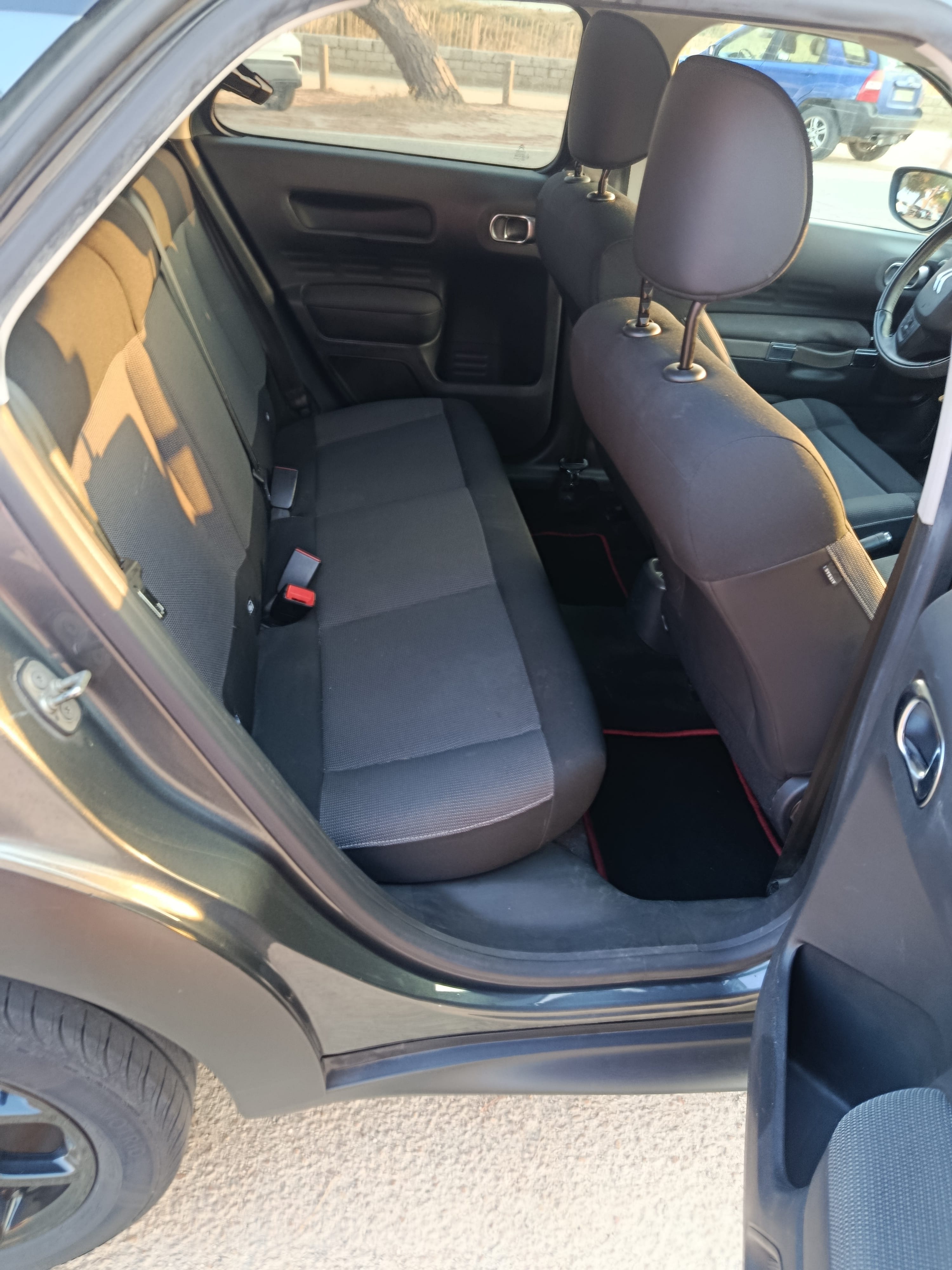Citroen C4 Cactus avec Port USB
