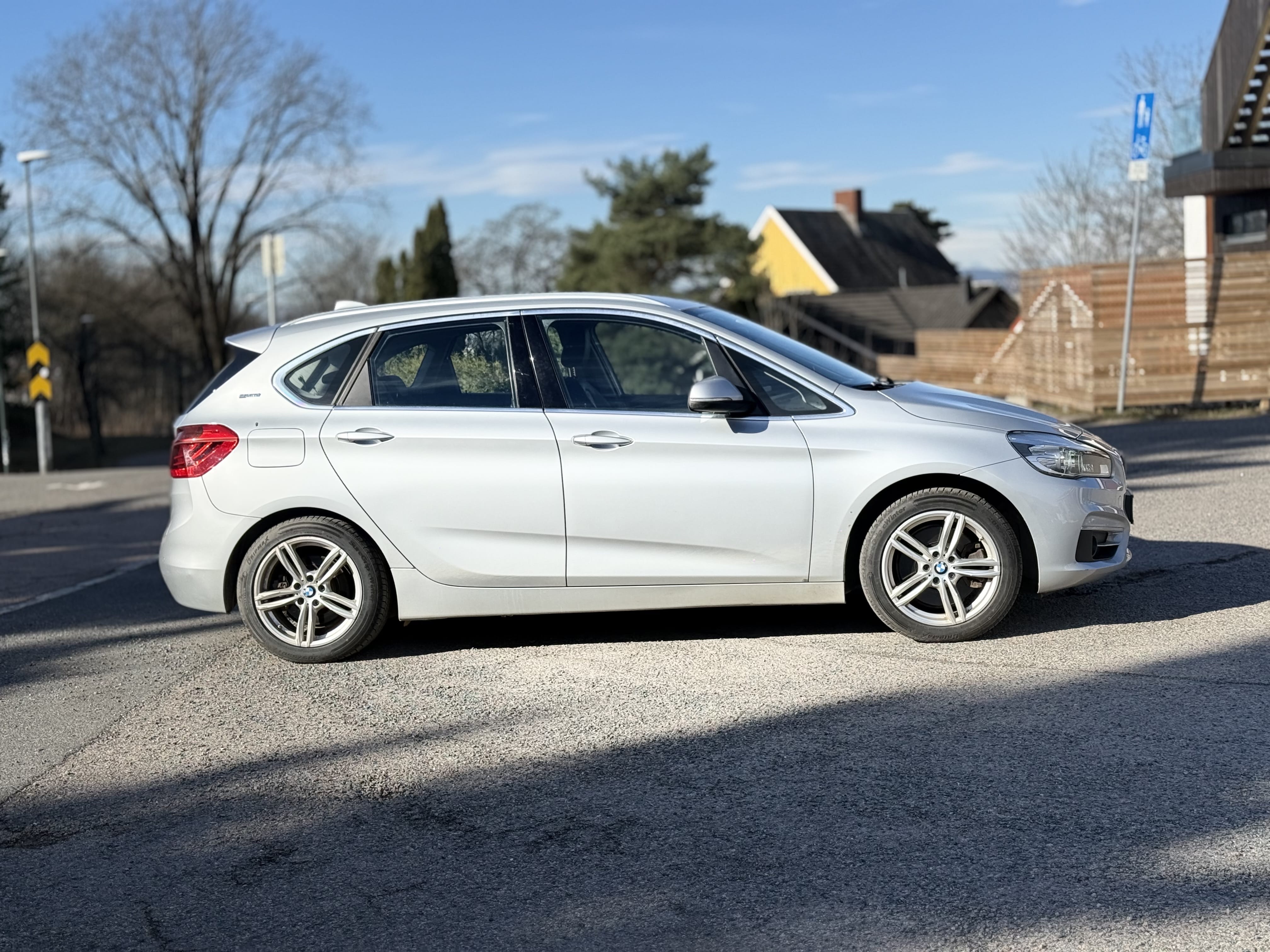 BMW  225xe Active Tourer 1.5 Bensin Hybrid 4x4 automat girkasse med Aircondition