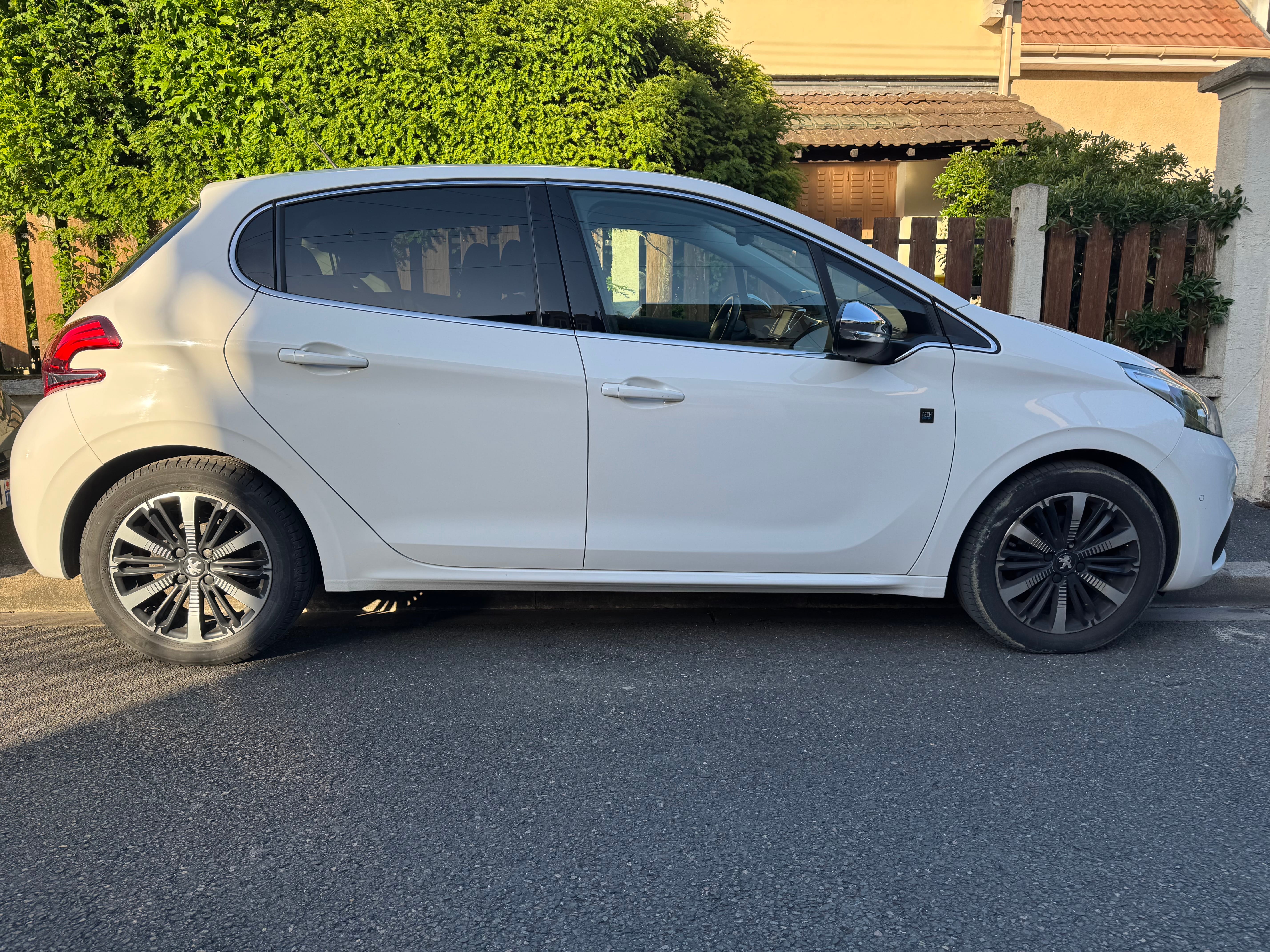Peugeot 208 avec Climatisation