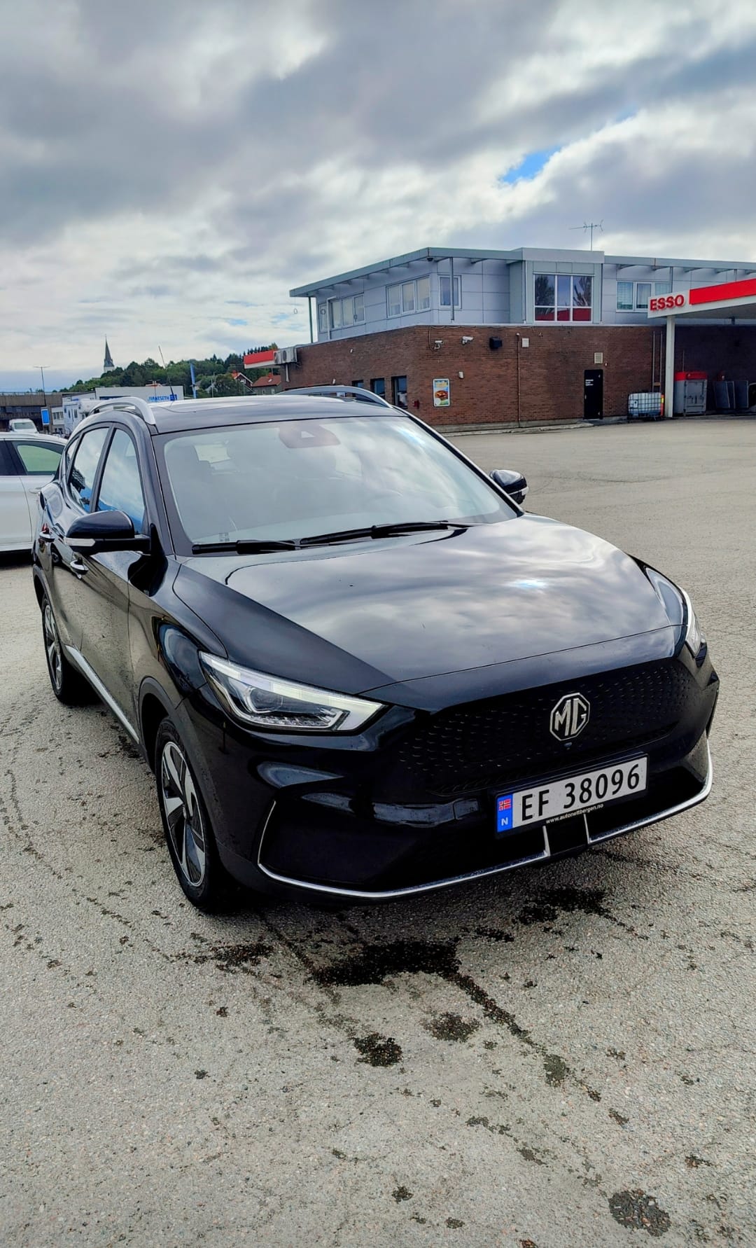 MG ZS EV med Lydinngang