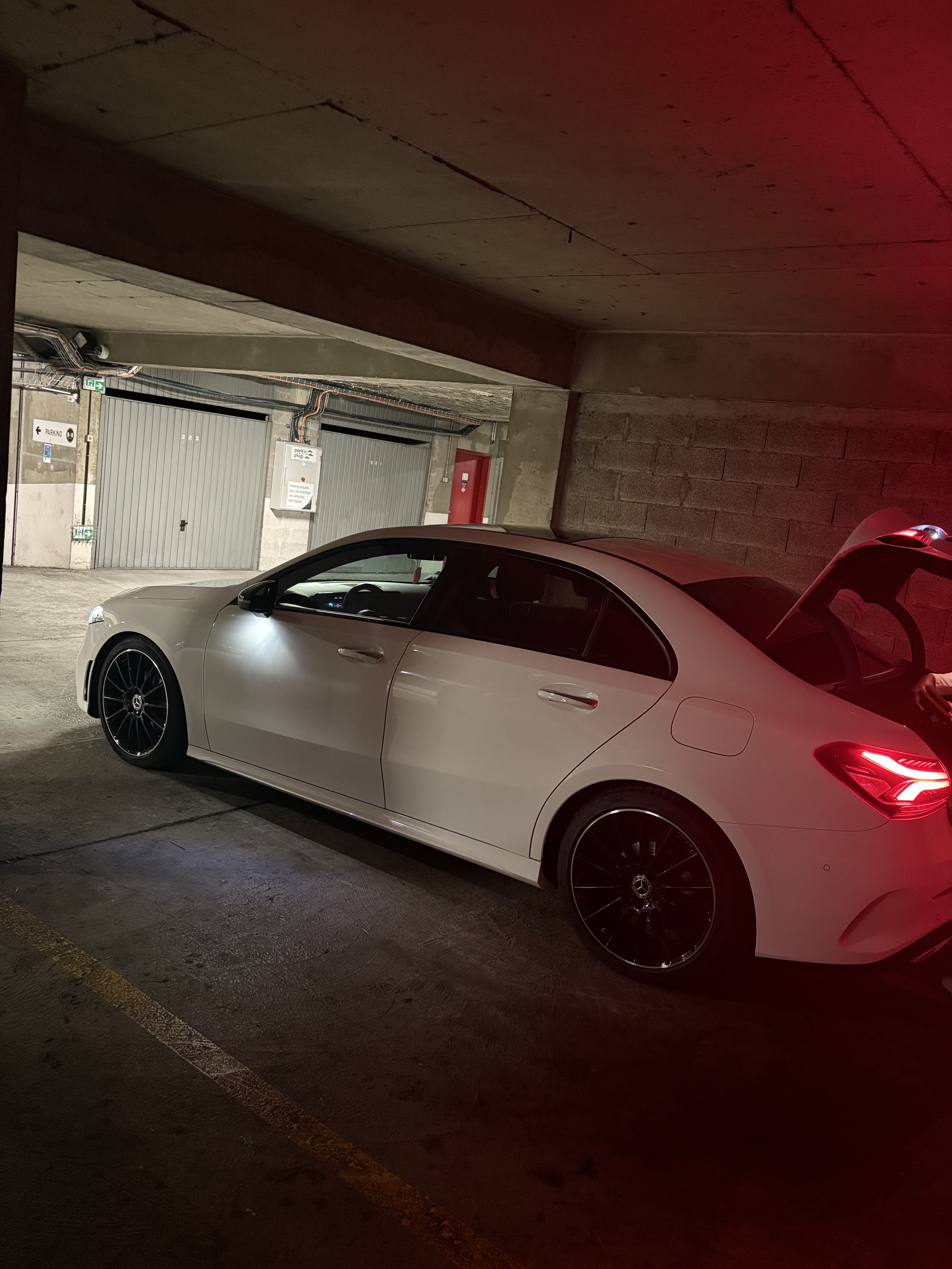 Mercedes-Benz Classe A 180 avec Entrée audio / iPod