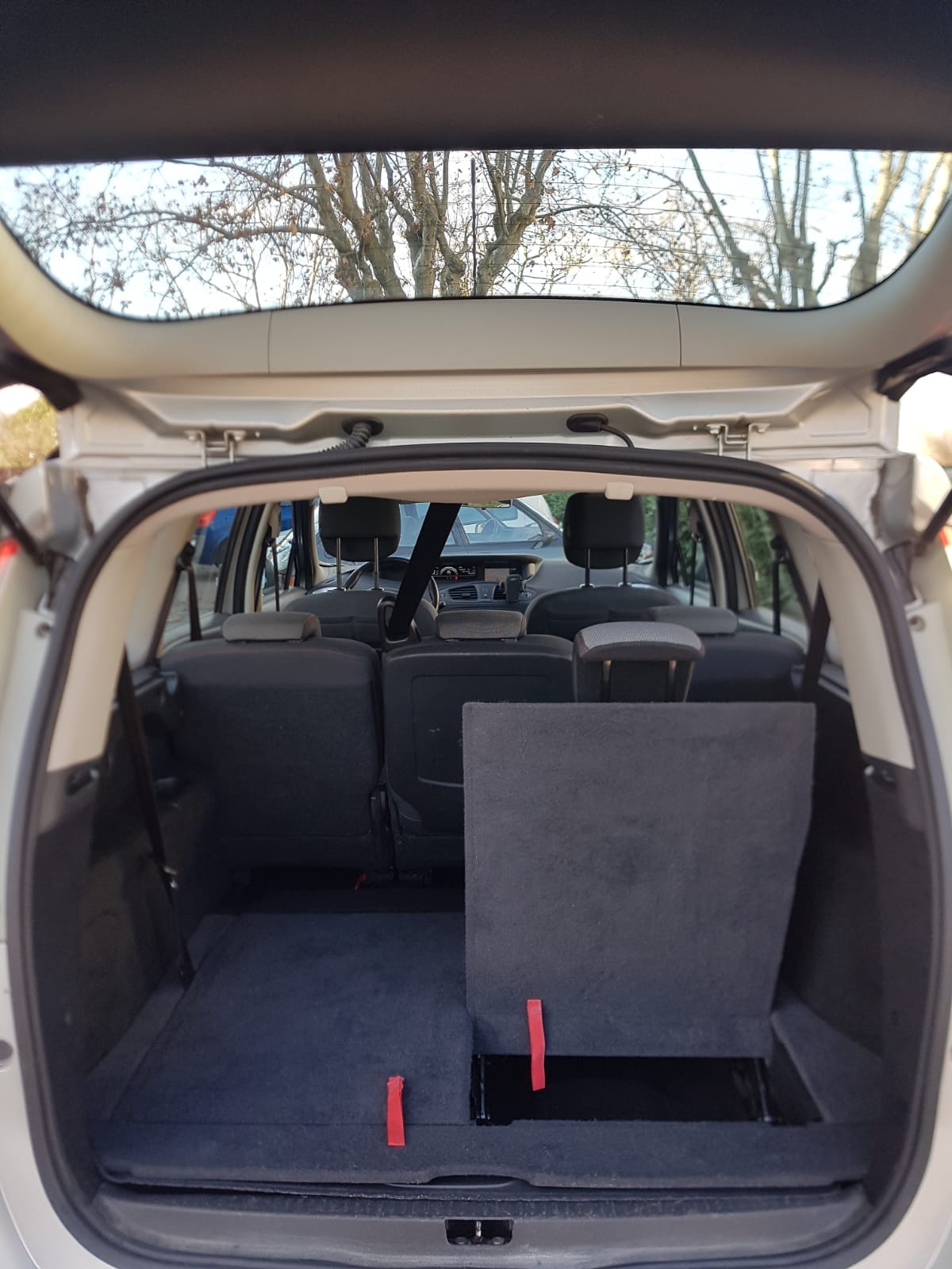Renault Grand Scenic with Bluetooth audio