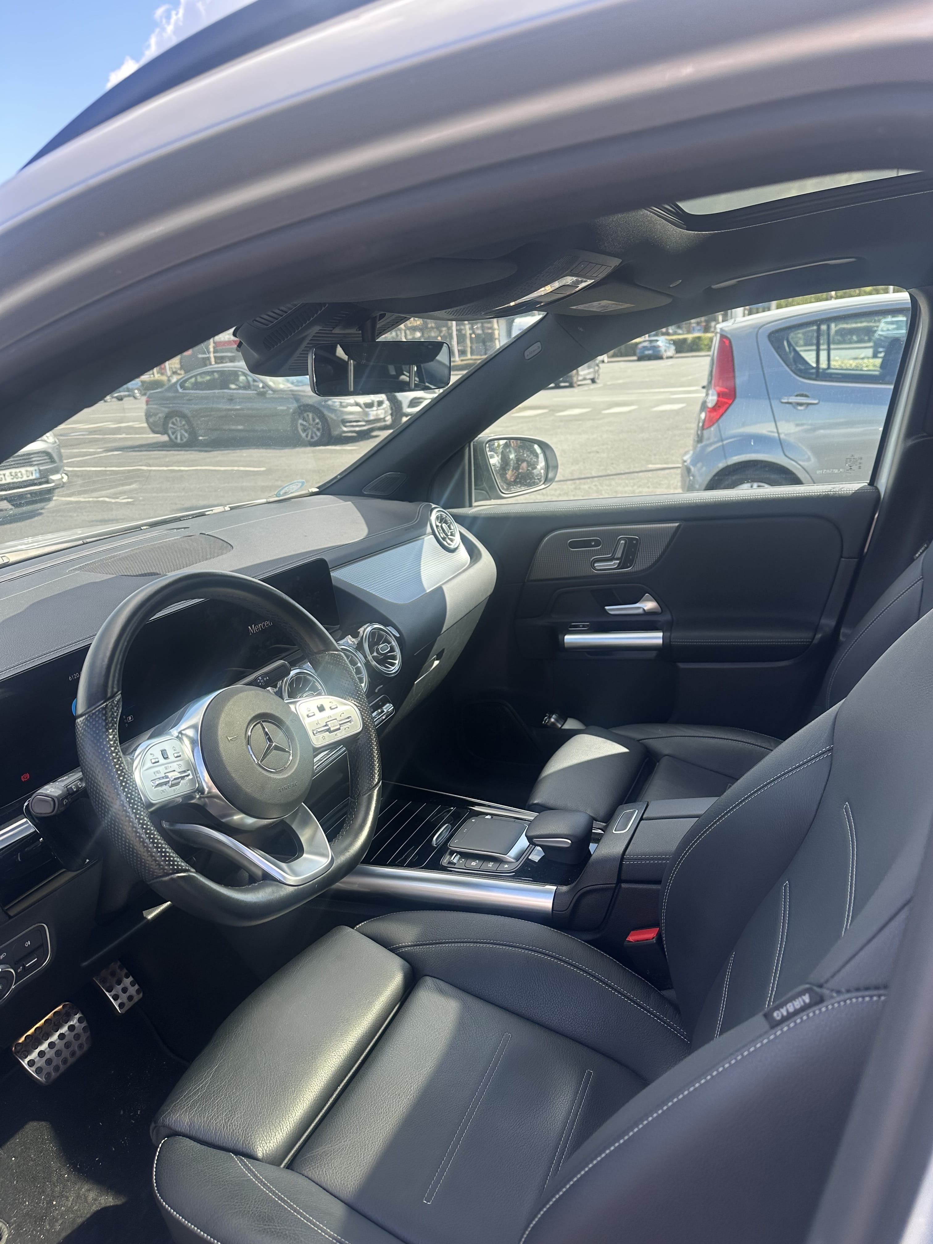 Mercedes-Benz EQA avec GPS