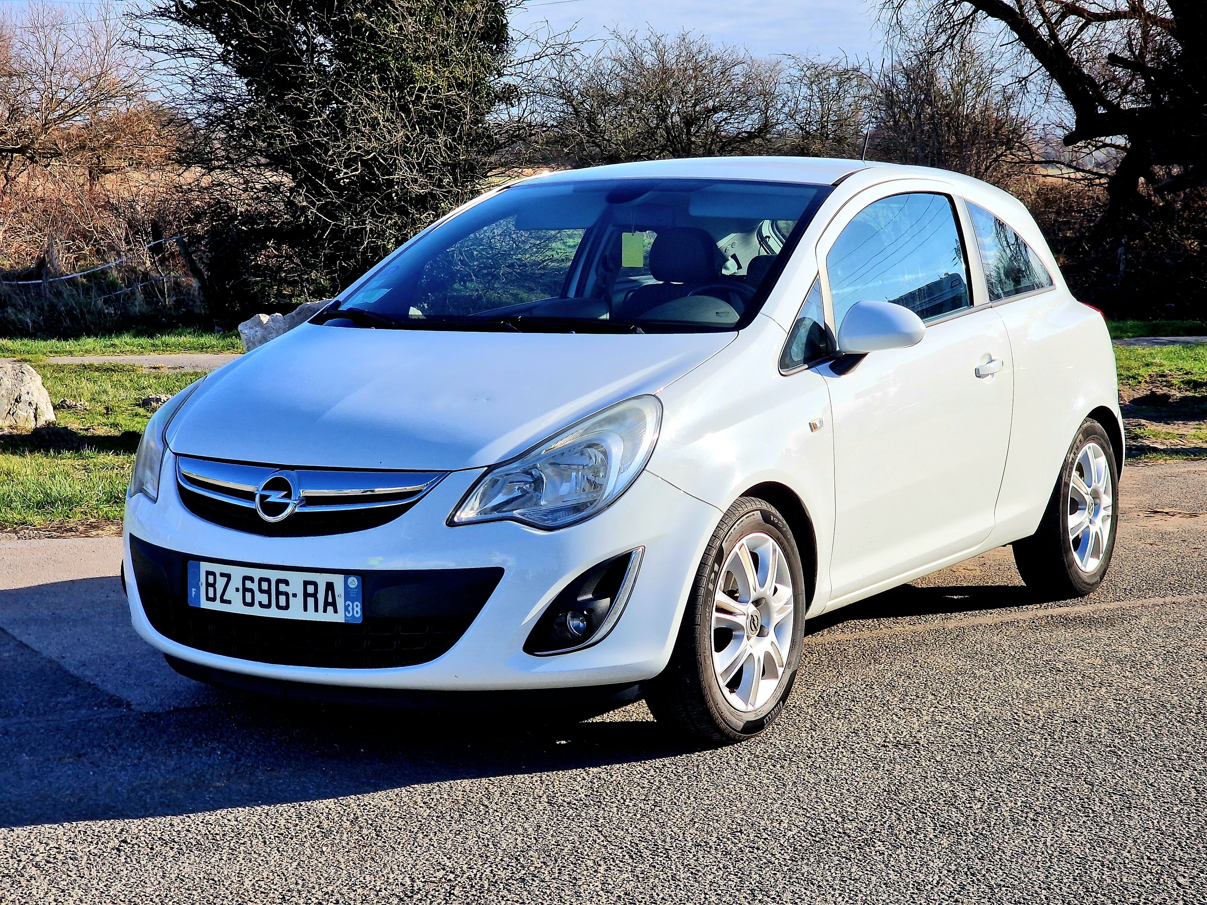 Opel Corsa, 2011, Essence 95