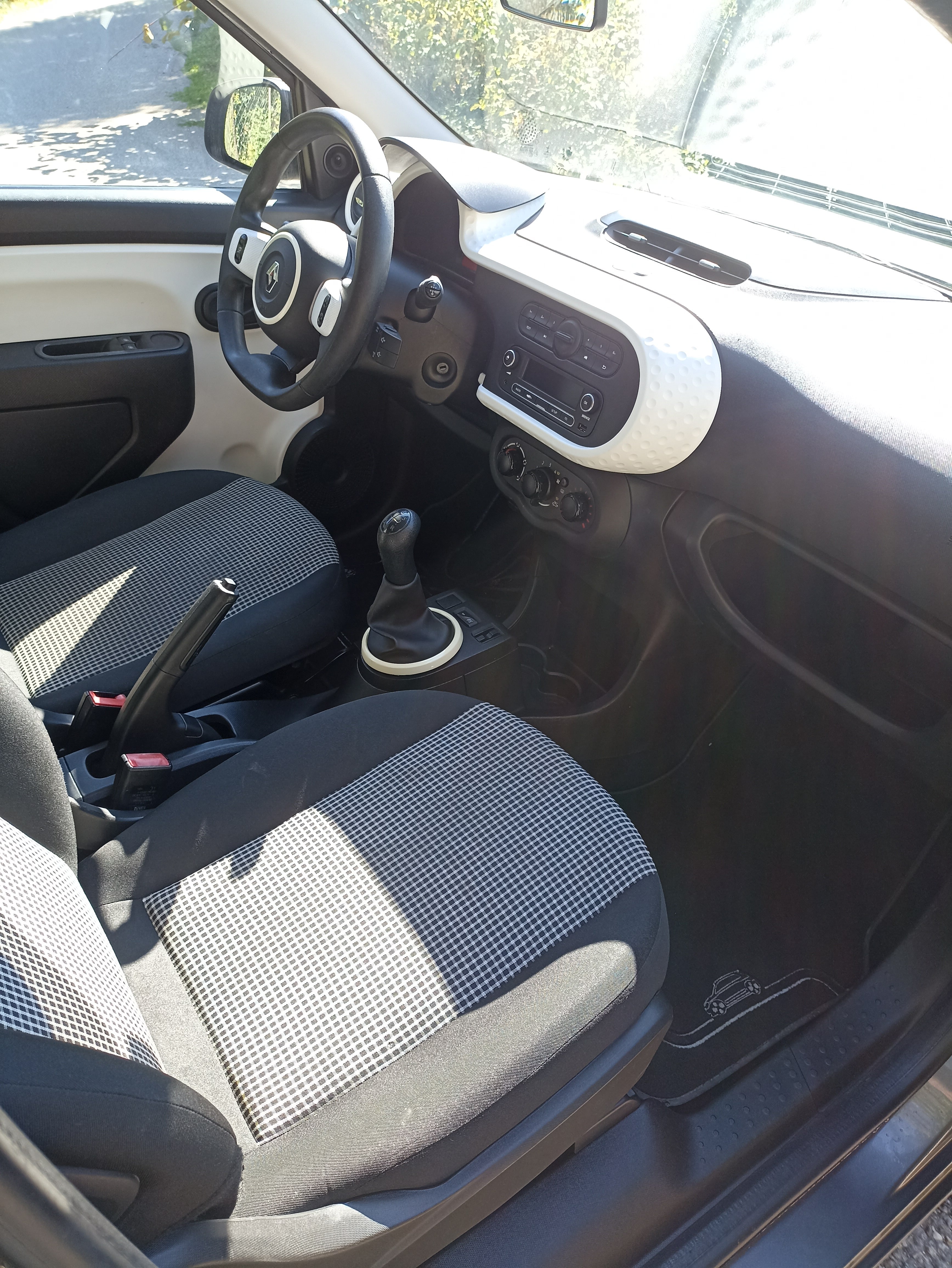 Renault Twingo III avec Port USB