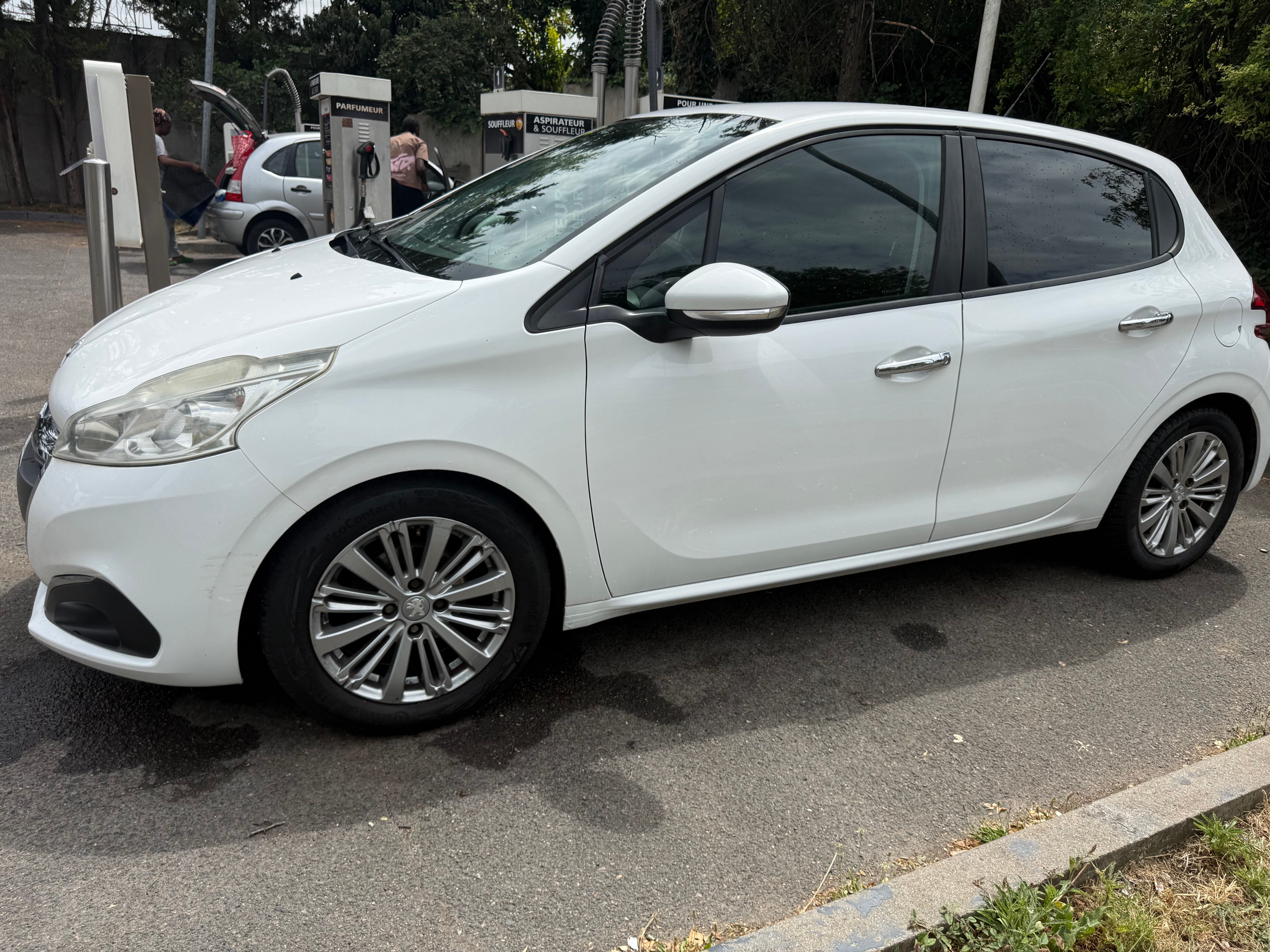 Peugeot 208 avec Climatisation