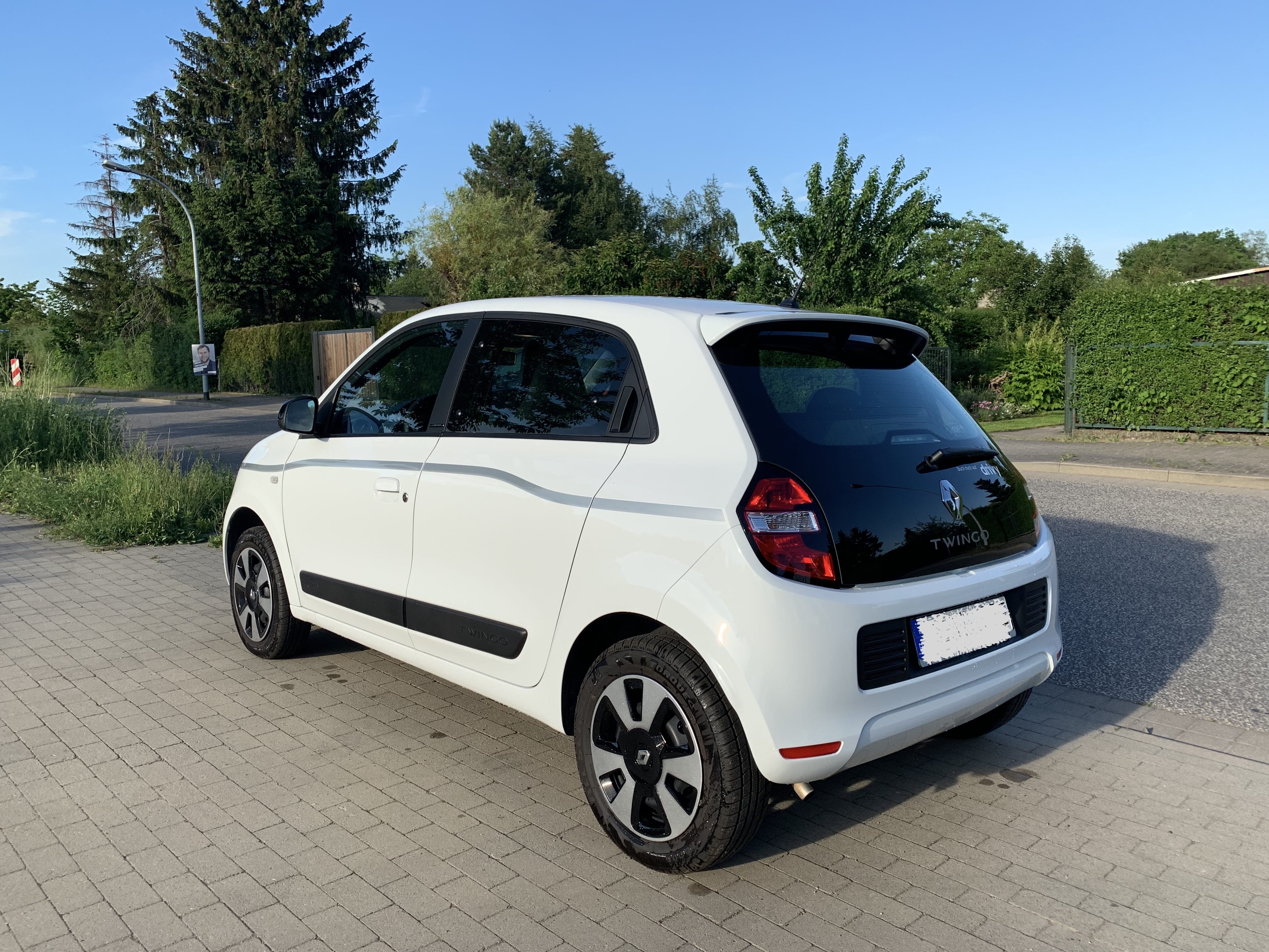 Renault Twingo Limited (2018, 5 Türer, Klima) mit Audio-/iPod-Zugang