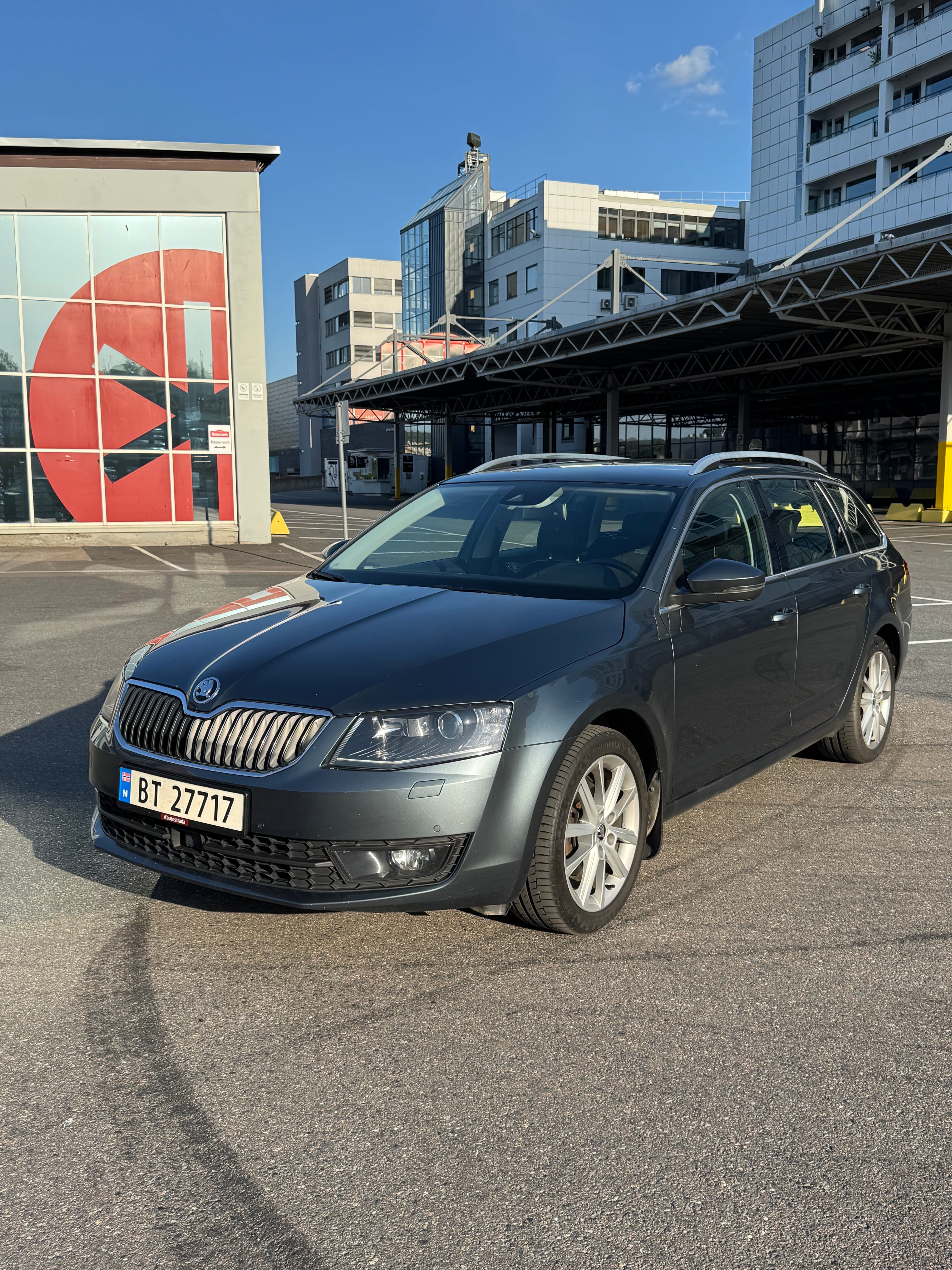 Skoda Octavia 1,4 turbo 150hk med Aircondition