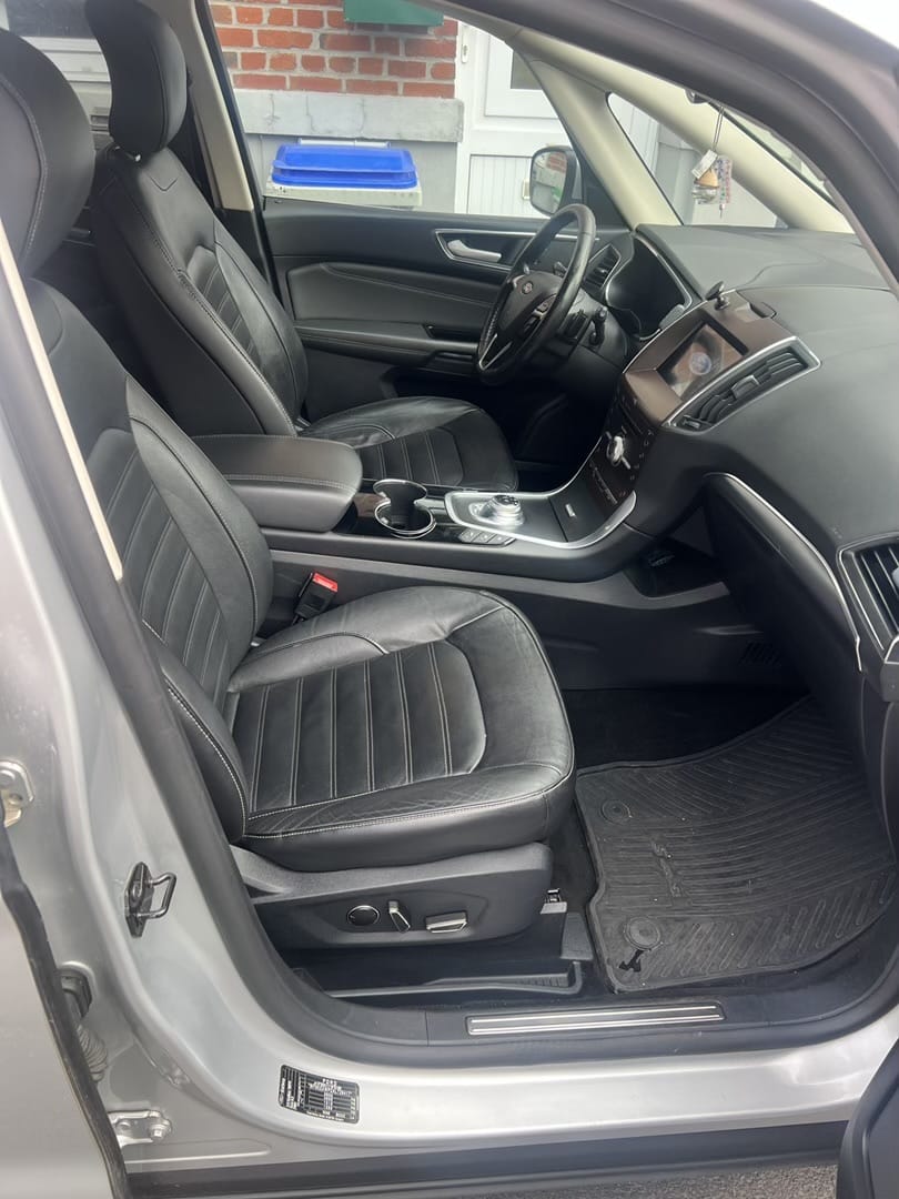 Ford Galaxy avec GPS