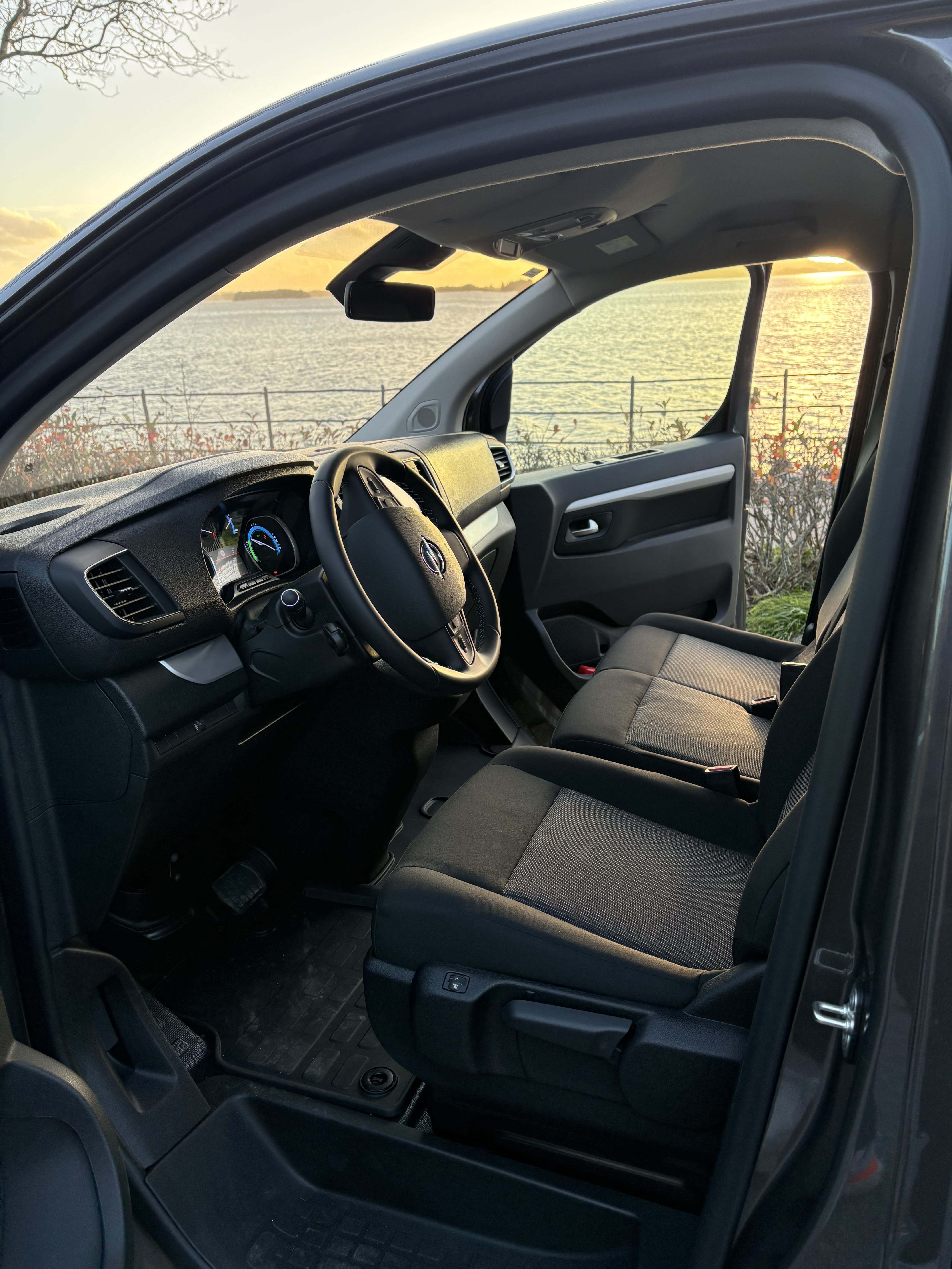Opel Vivaro med Cruisekontroll