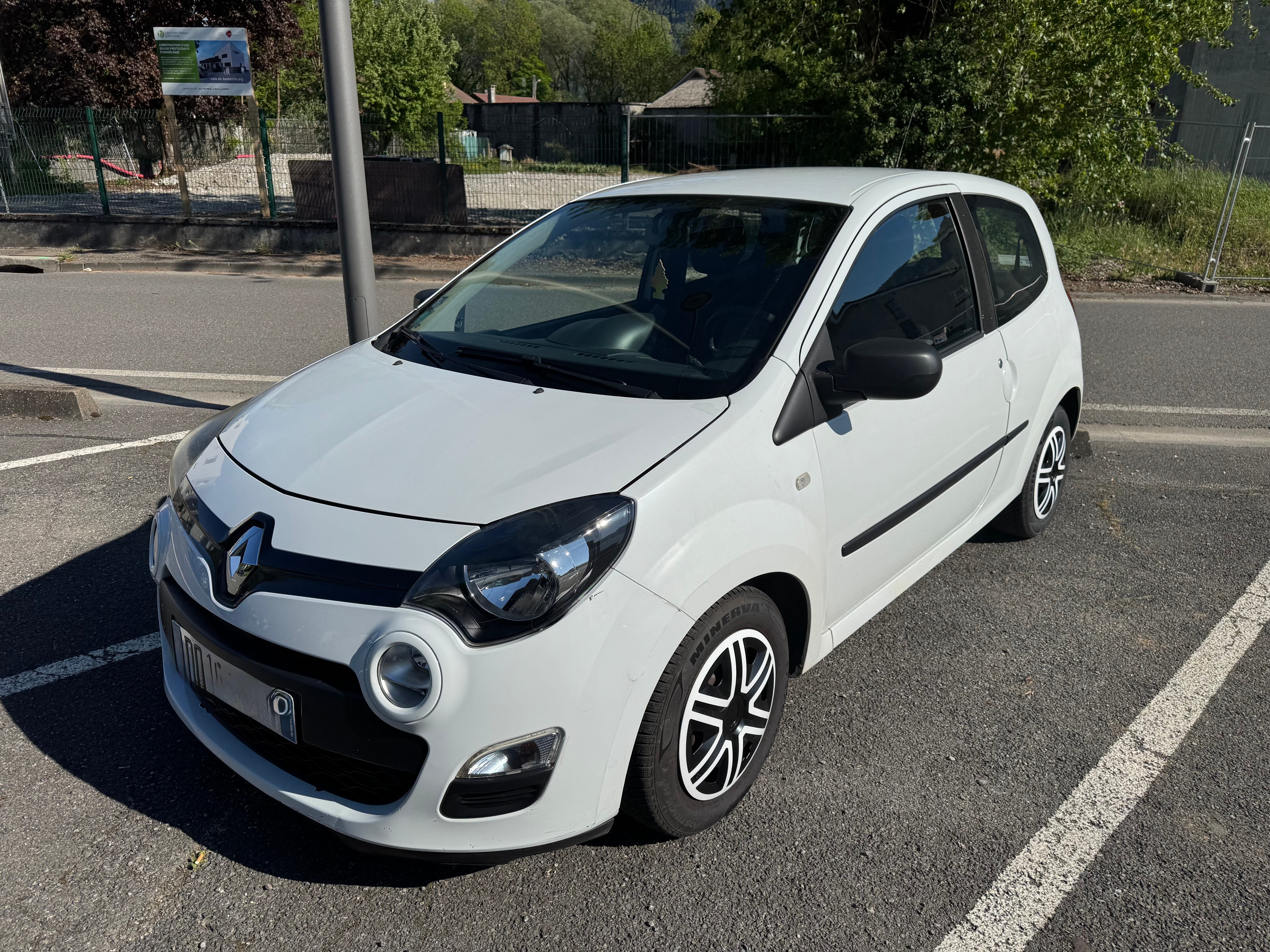 Renault Twingo essence 1.2 L 75 ch, 2014, Essence 95