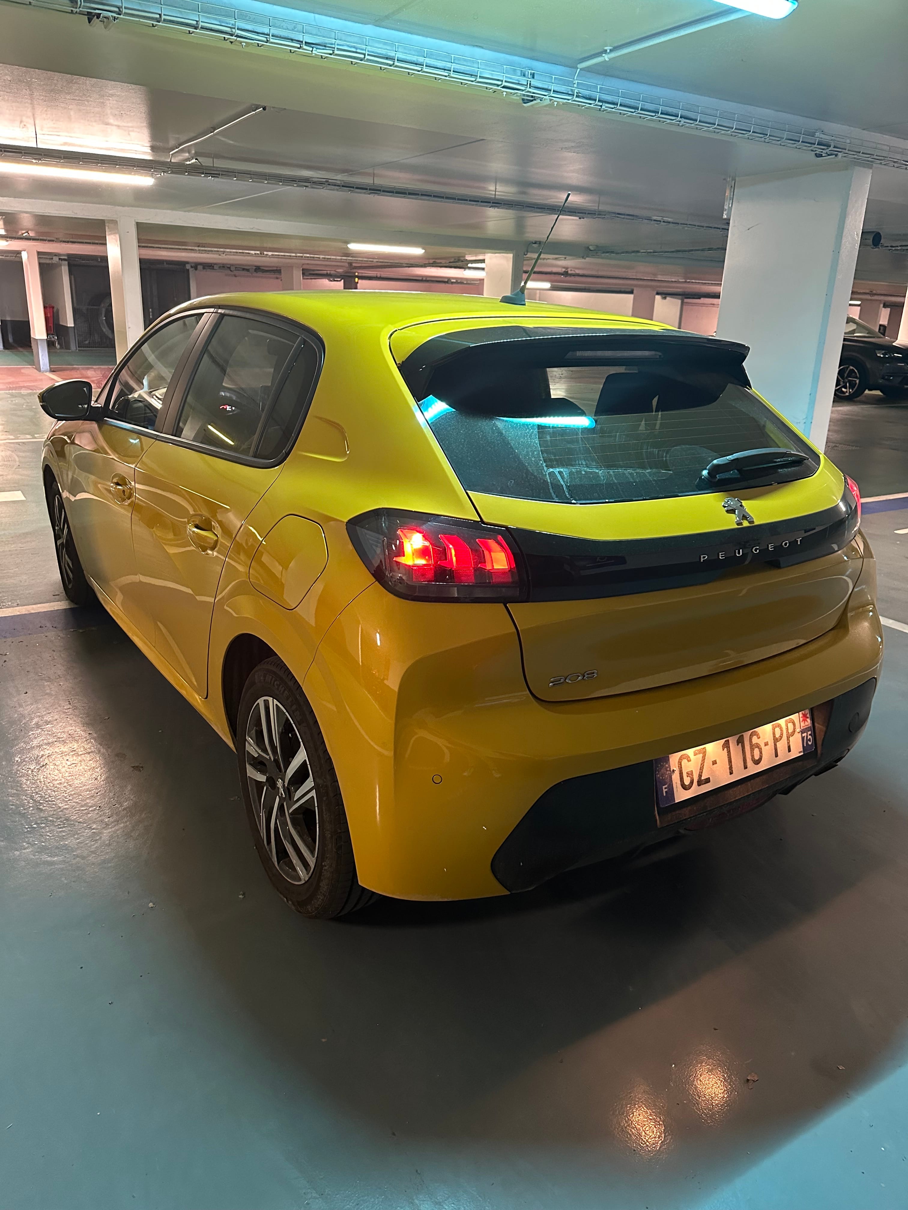 Peugeot 208 avec Climatisation
