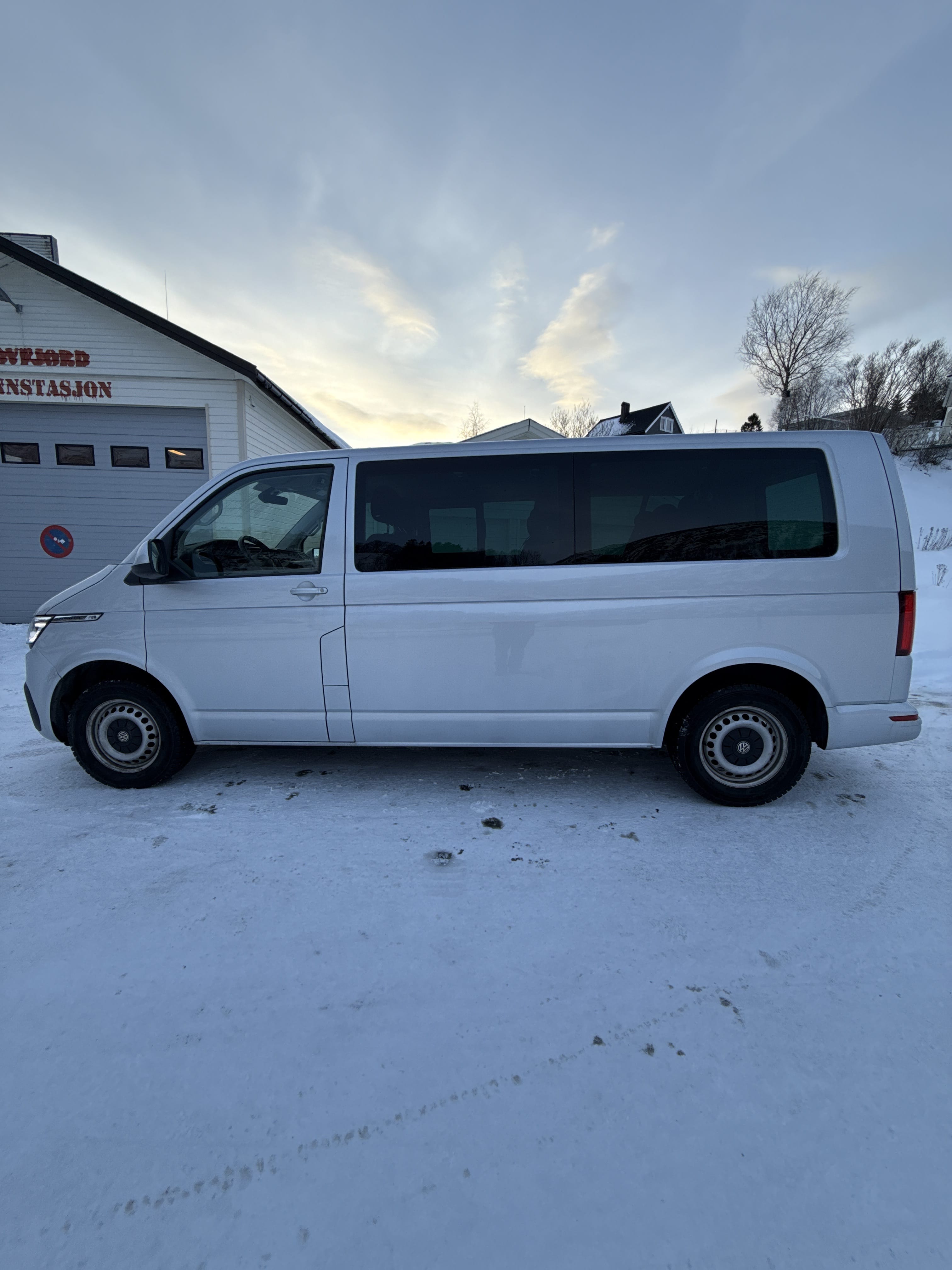 Volkswagen Caravelle 4X4  extra Long 9 seats med Aircondition