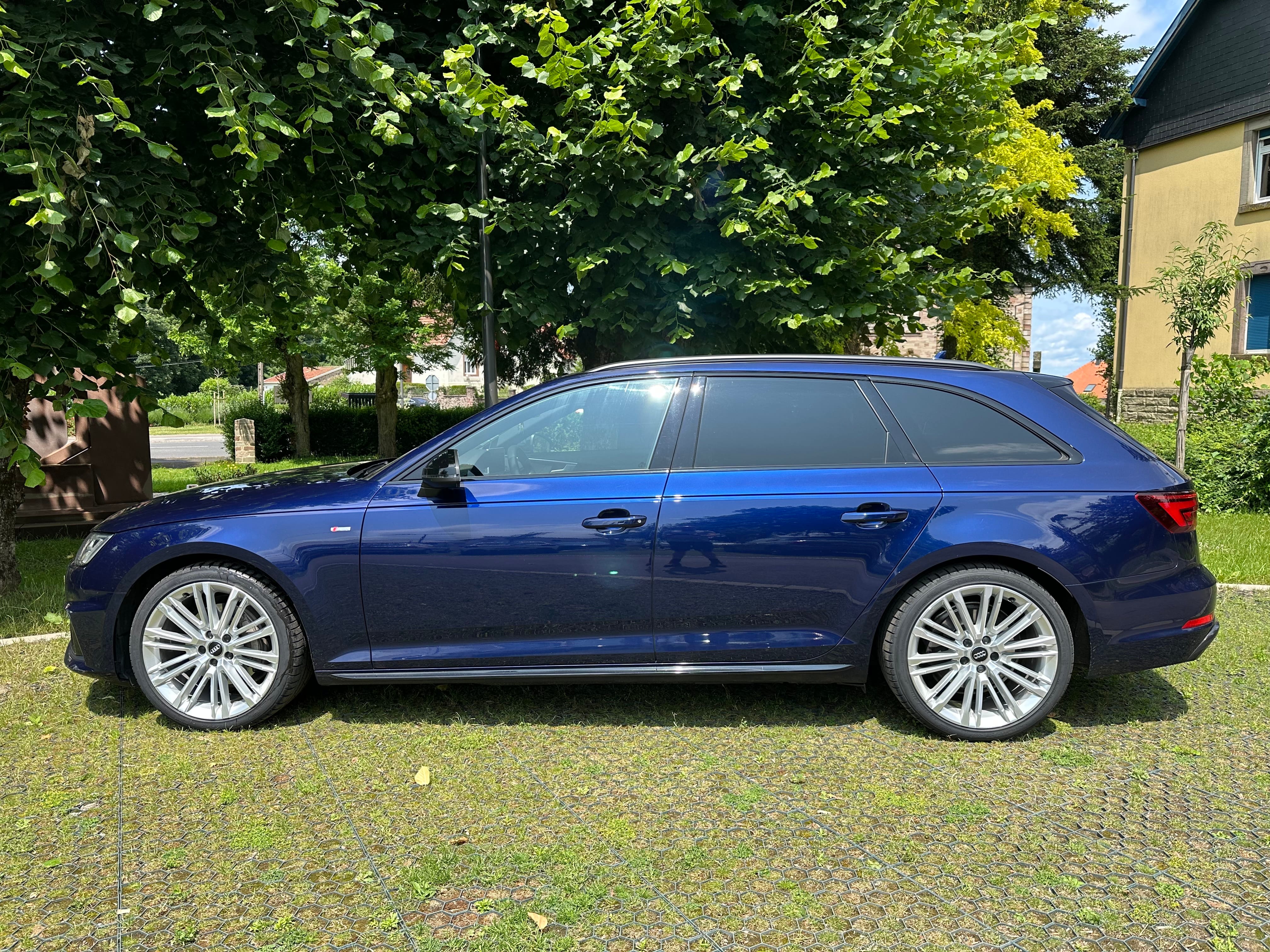 Audi A4 Avant avec Climatisation