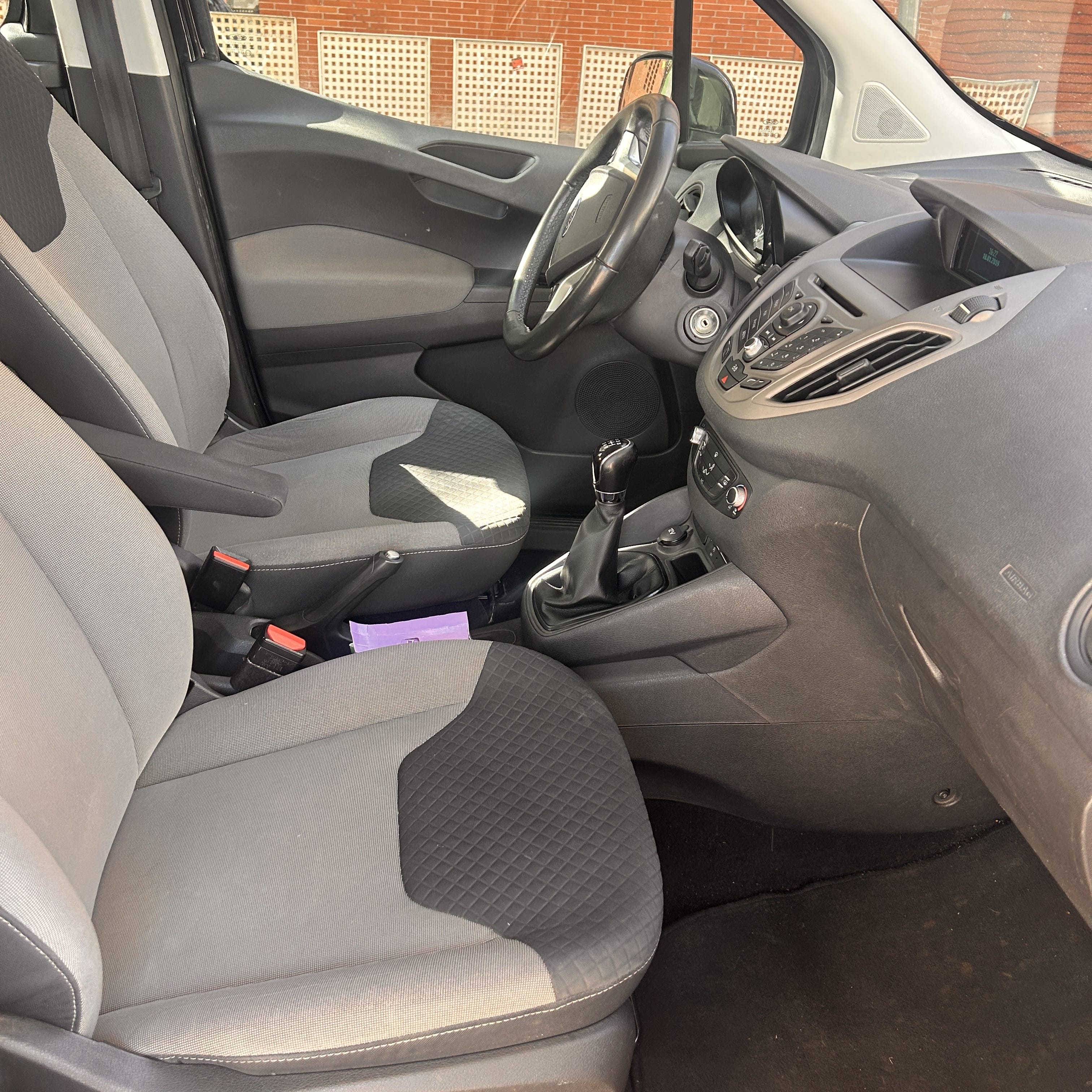 Ford Tourneo Courier med Bluetooth audio