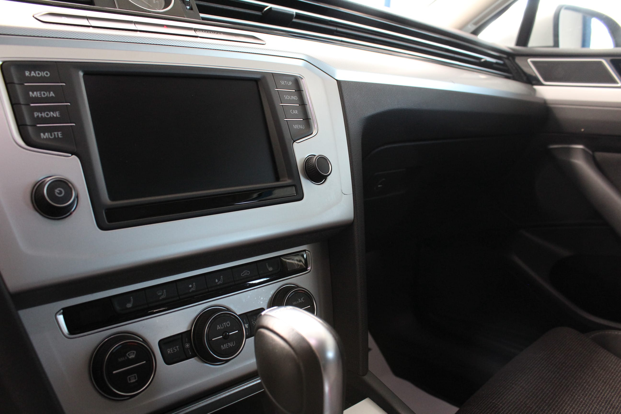Volkswagen Passat Kombi 2.0 TDI Comfortline | AHK | DSG | ACC mit Anhängerkupplung