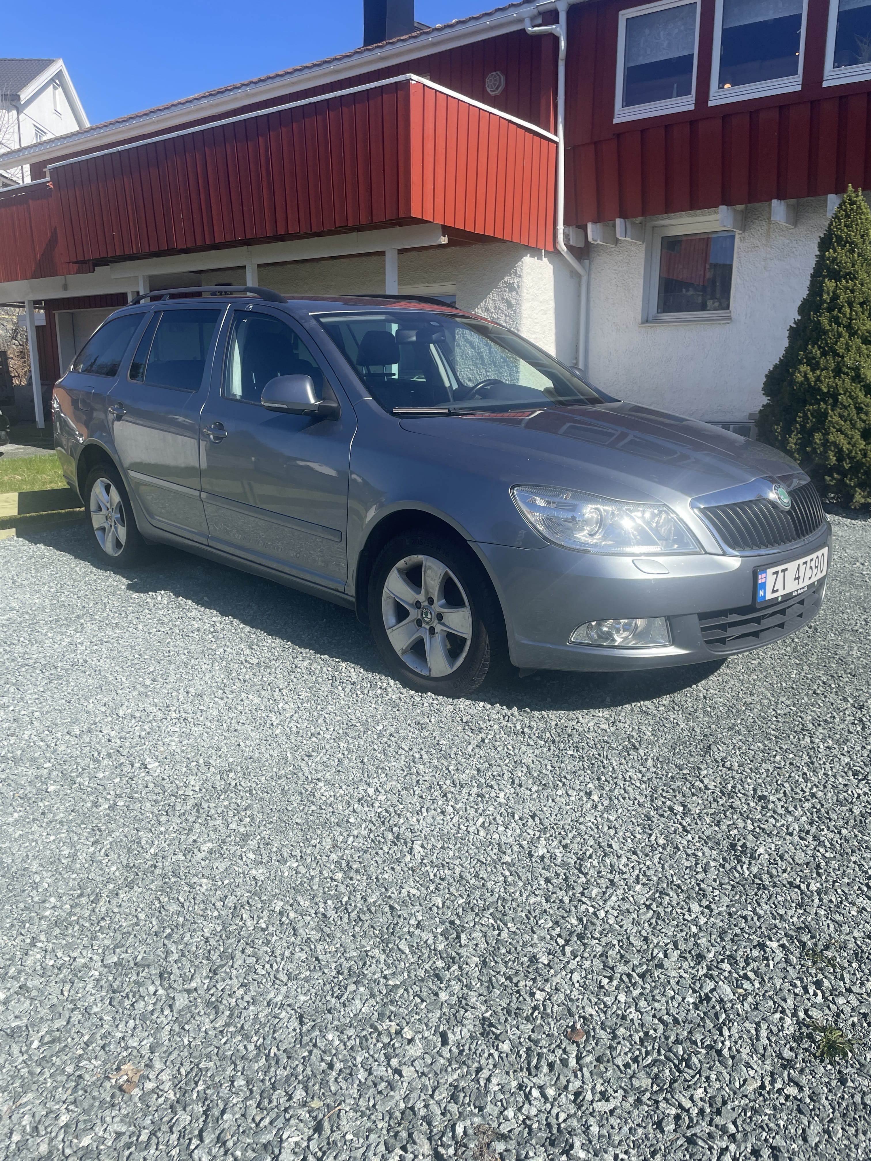Skoda Octavia Tour Combi, 2012, Diesel