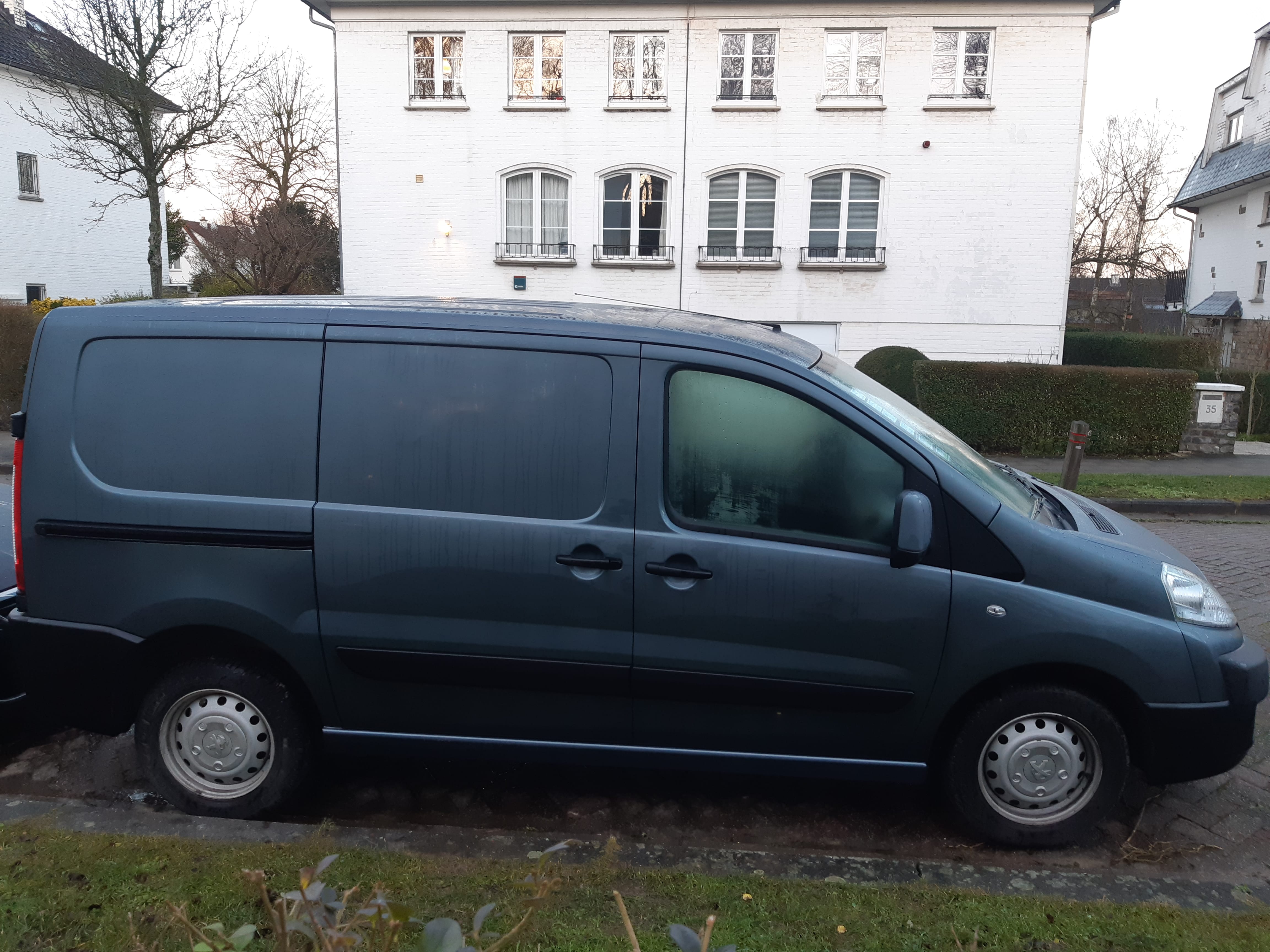 Peugeot Expert with Air conditioning