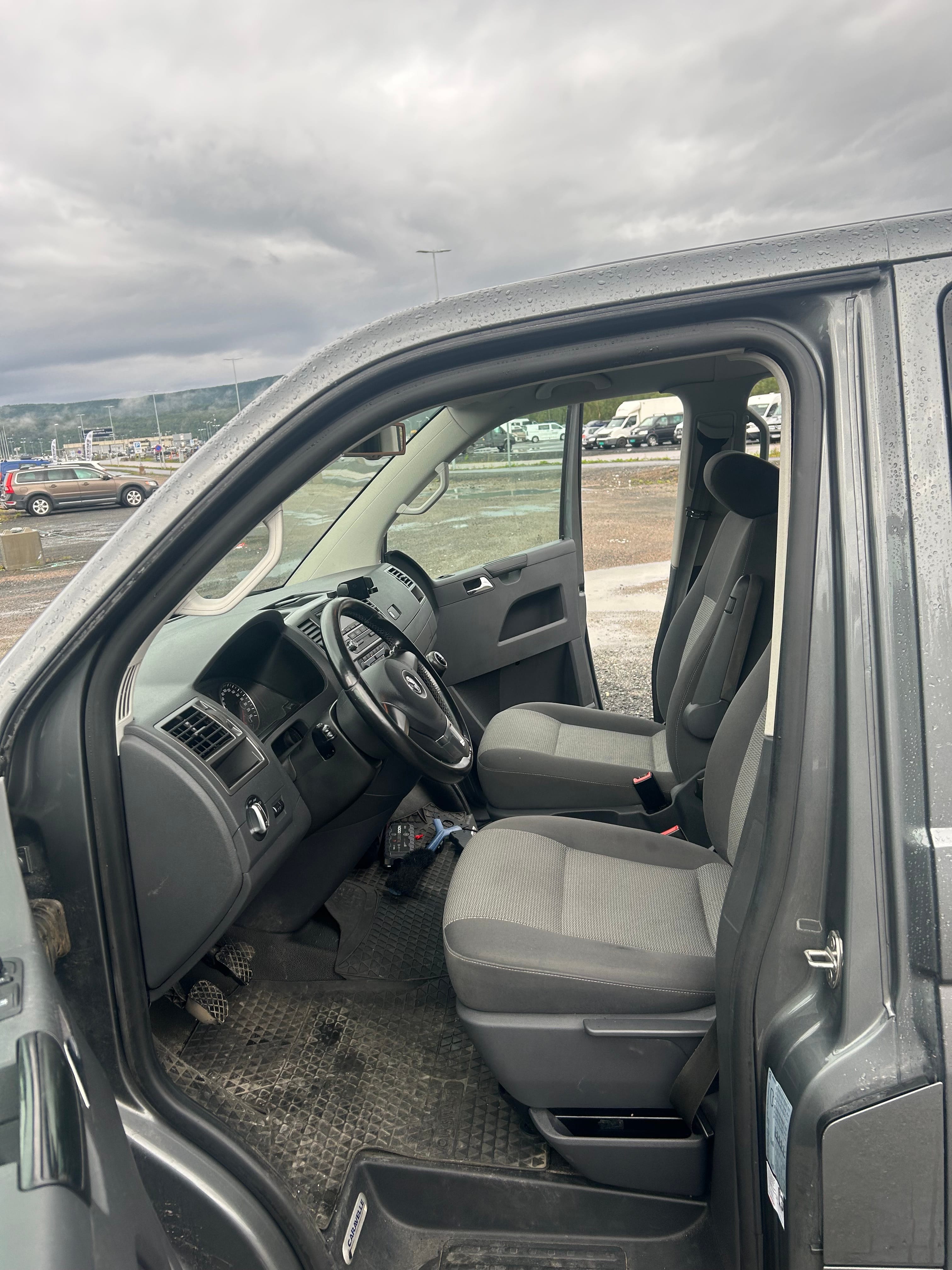Volkswagen Caravelle 8 Seats med Vinterdekk