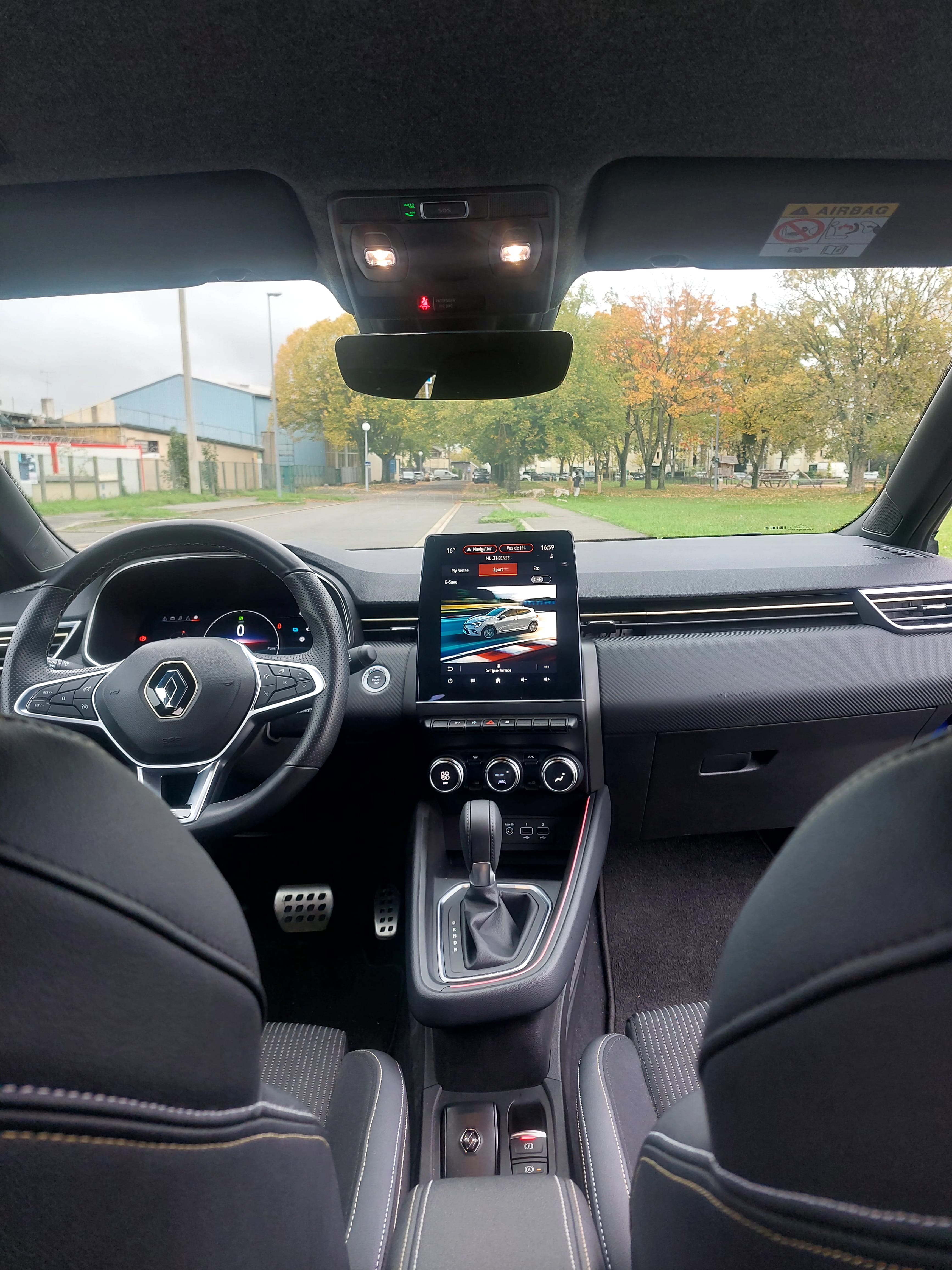 Renault Clio E-tech ENGINEERED avec Apple CarPlay