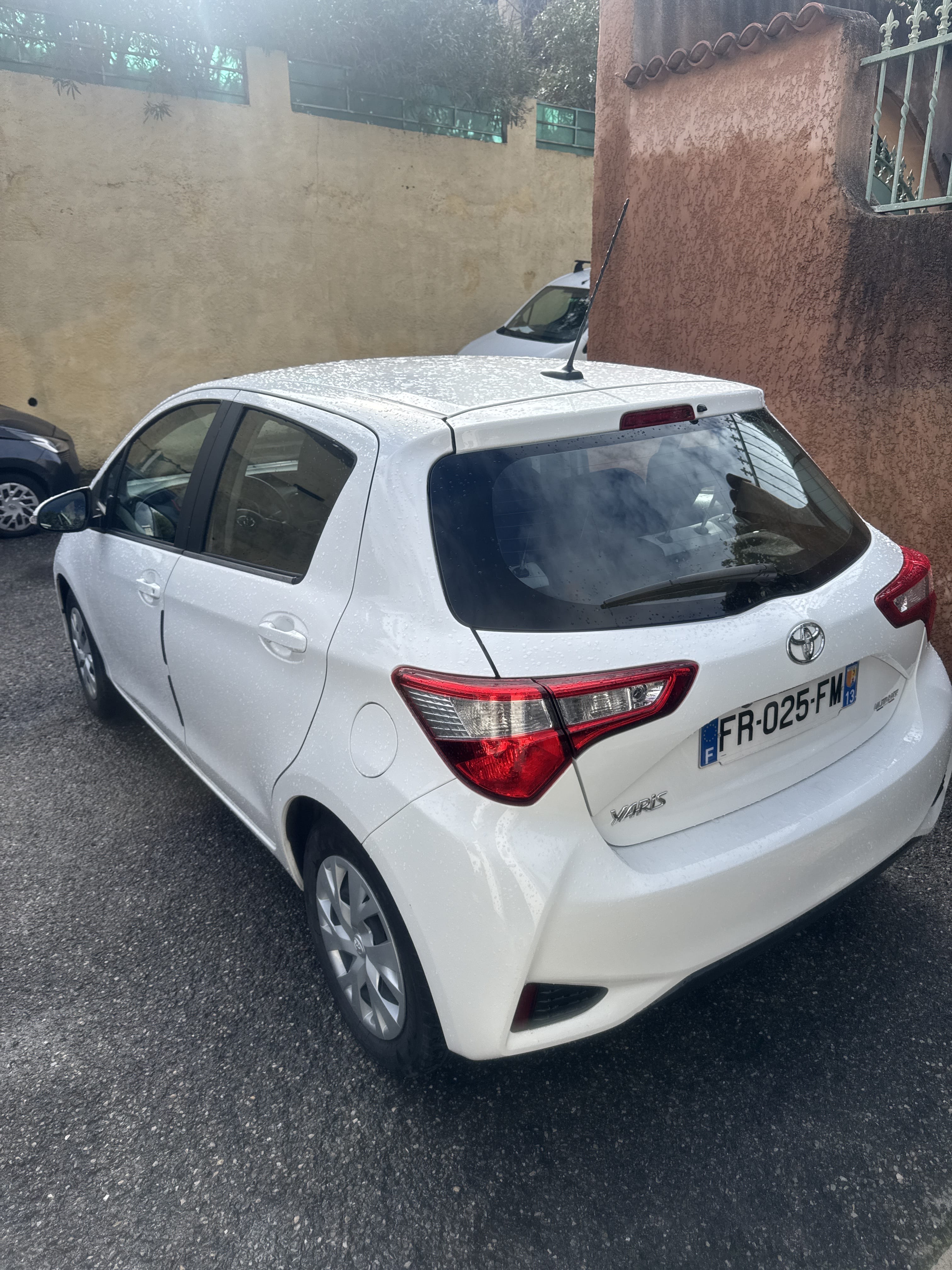 Toyota Yaris 5-Door L avec Régulateur de vitesse