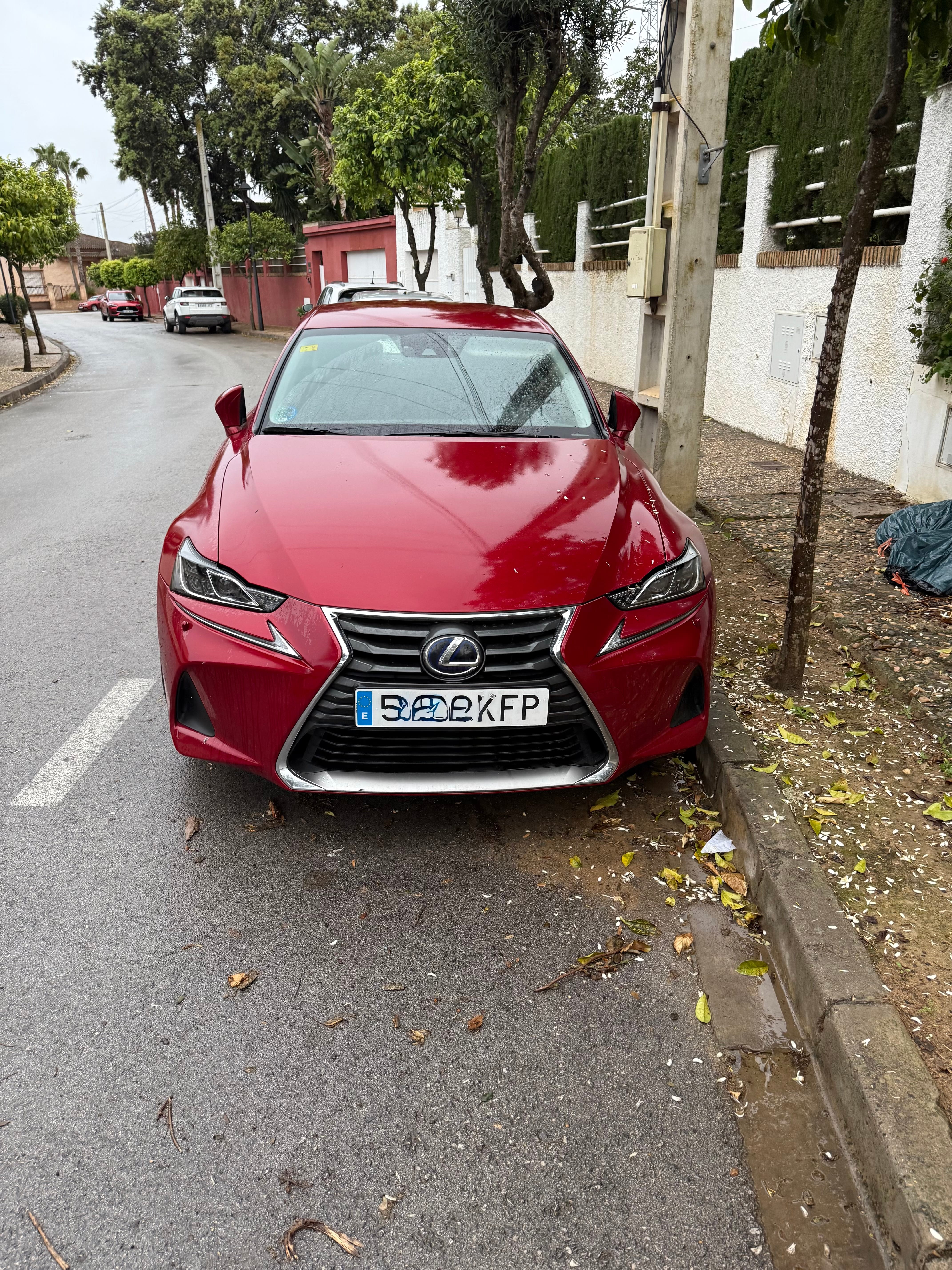 Lexus IS 300h, 2017, Gasolina 95 / Eléctrico (híbrido), Automático