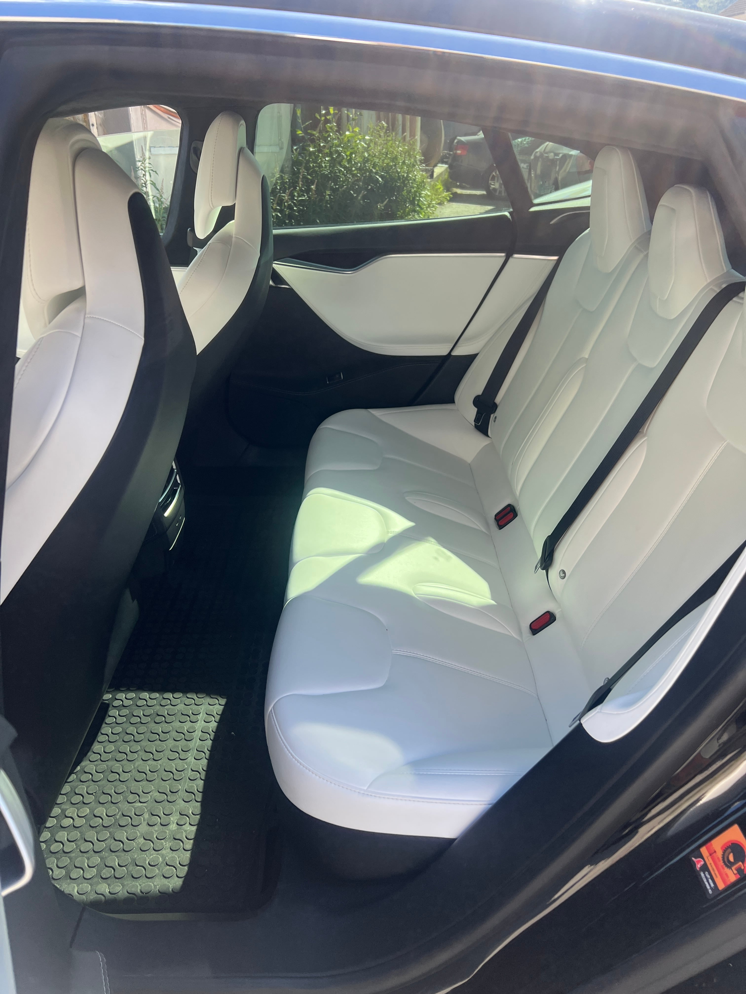 Tesla Model S P90D med GPS