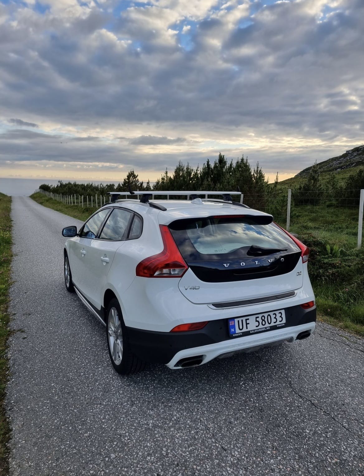 Volvo V40 Cross Country with Cruise control