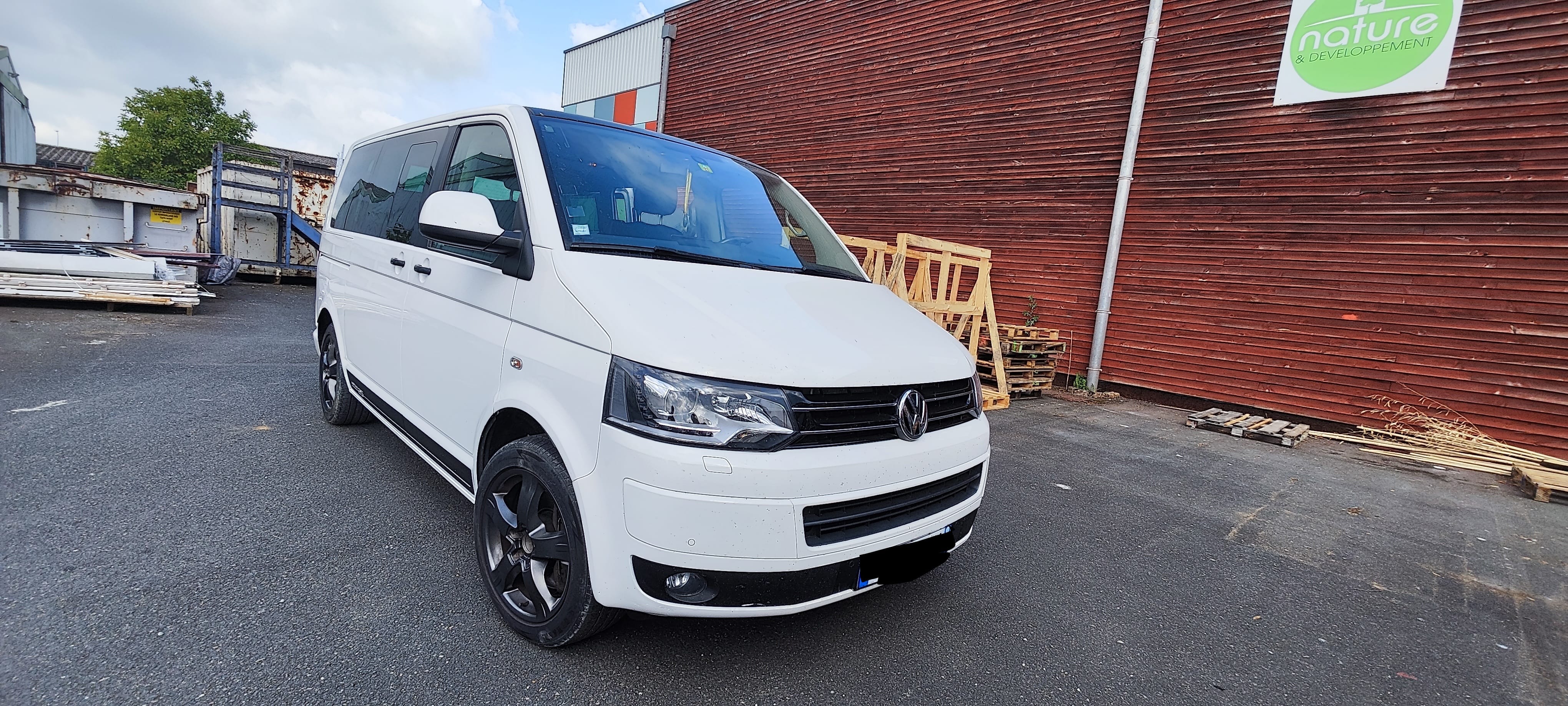 Volkswagen Multivan T5 Phase 2 (7E) Multivan 2.0 BiTDI DPF Combi 16V DSG7 180 cv, 2014, Diesel, automatique, 7 places