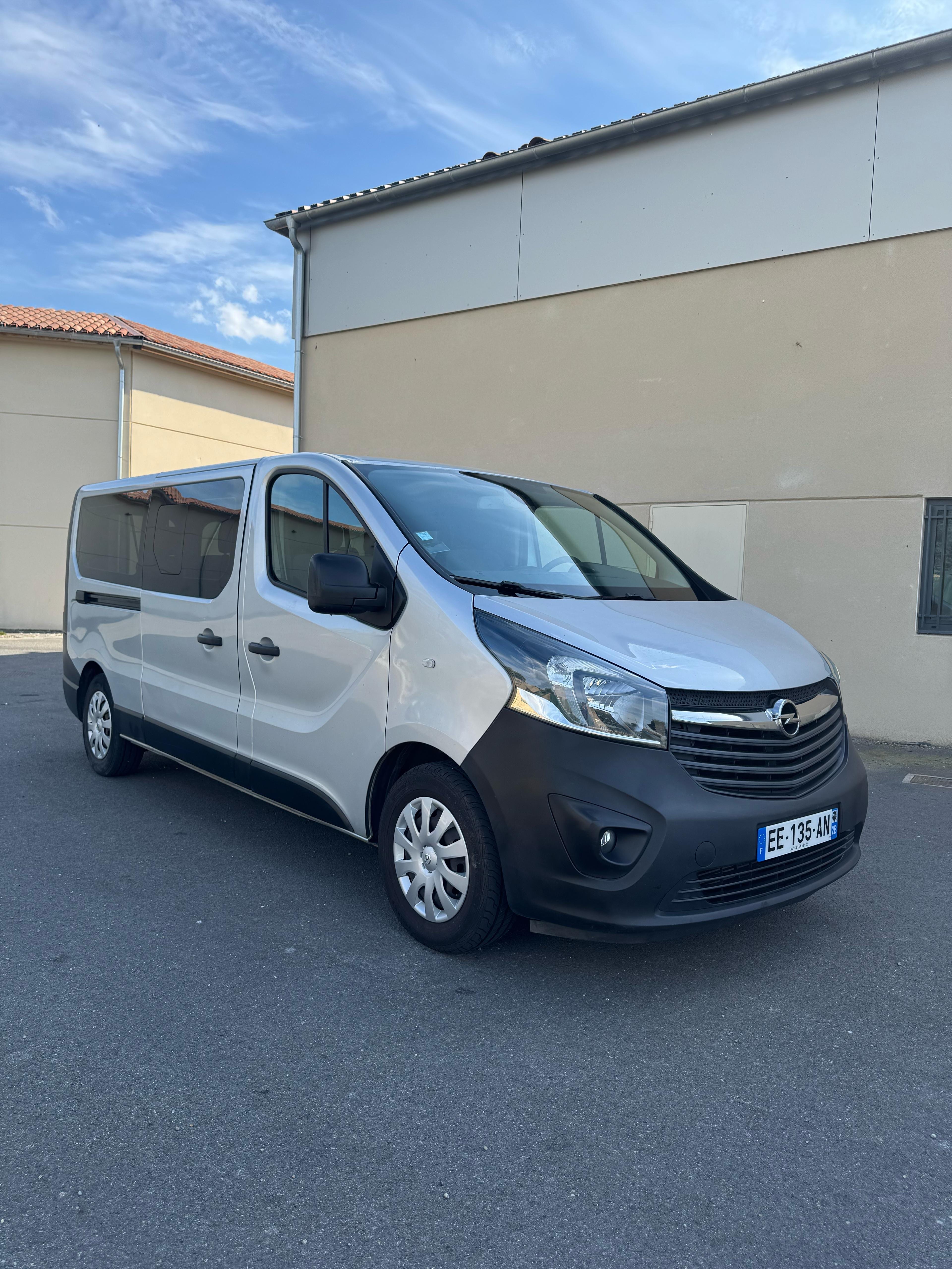 Opel Vivaro avec GPS