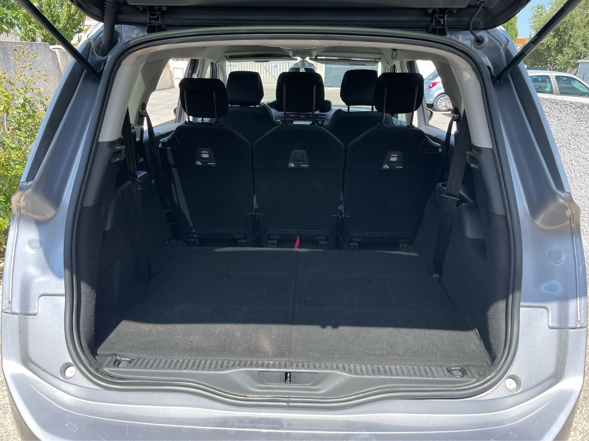 Citroen C4 Grand Spacetourer avec Coffre de toit