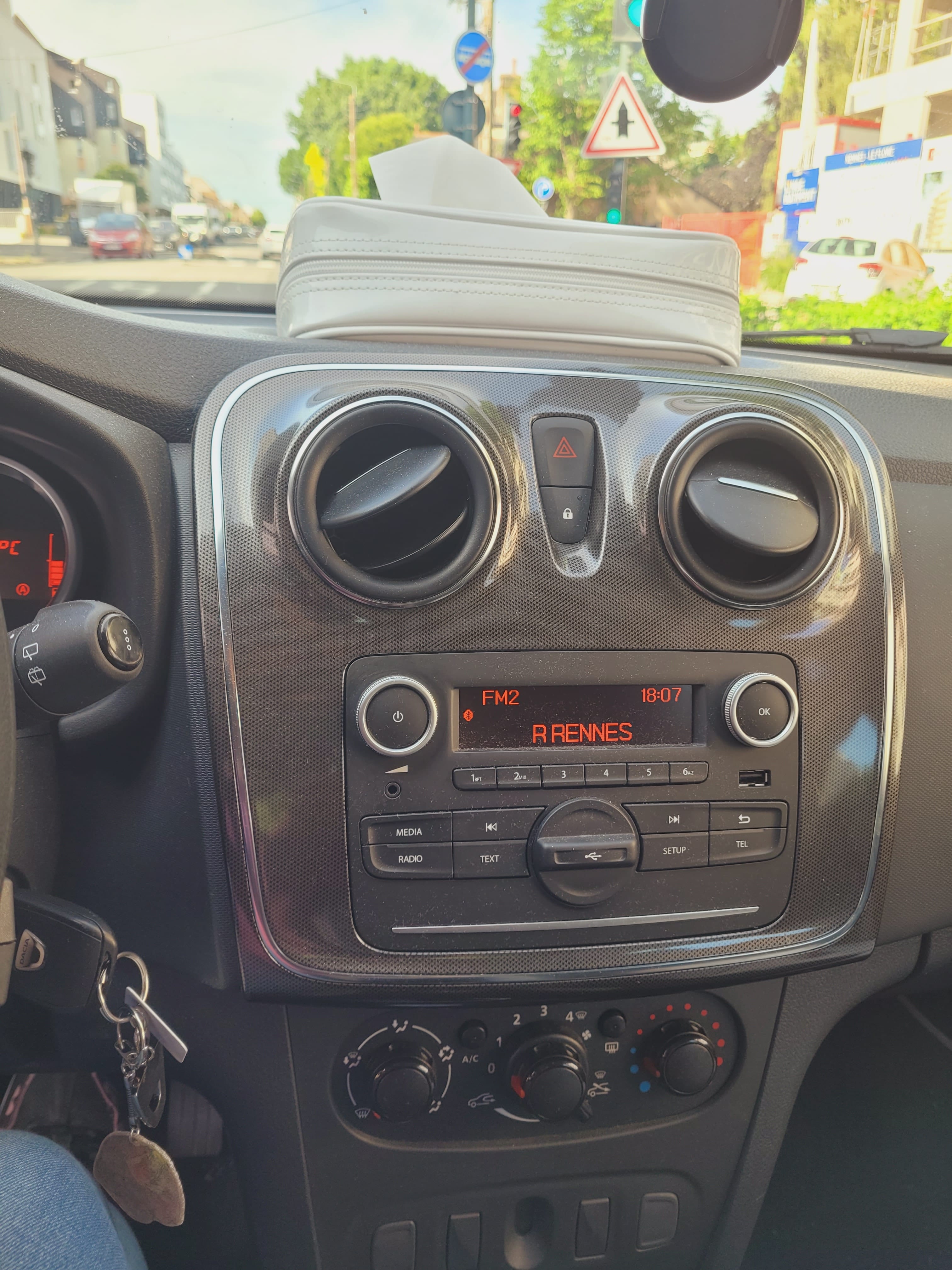 Dacia Sandero avec Apple CarPlay