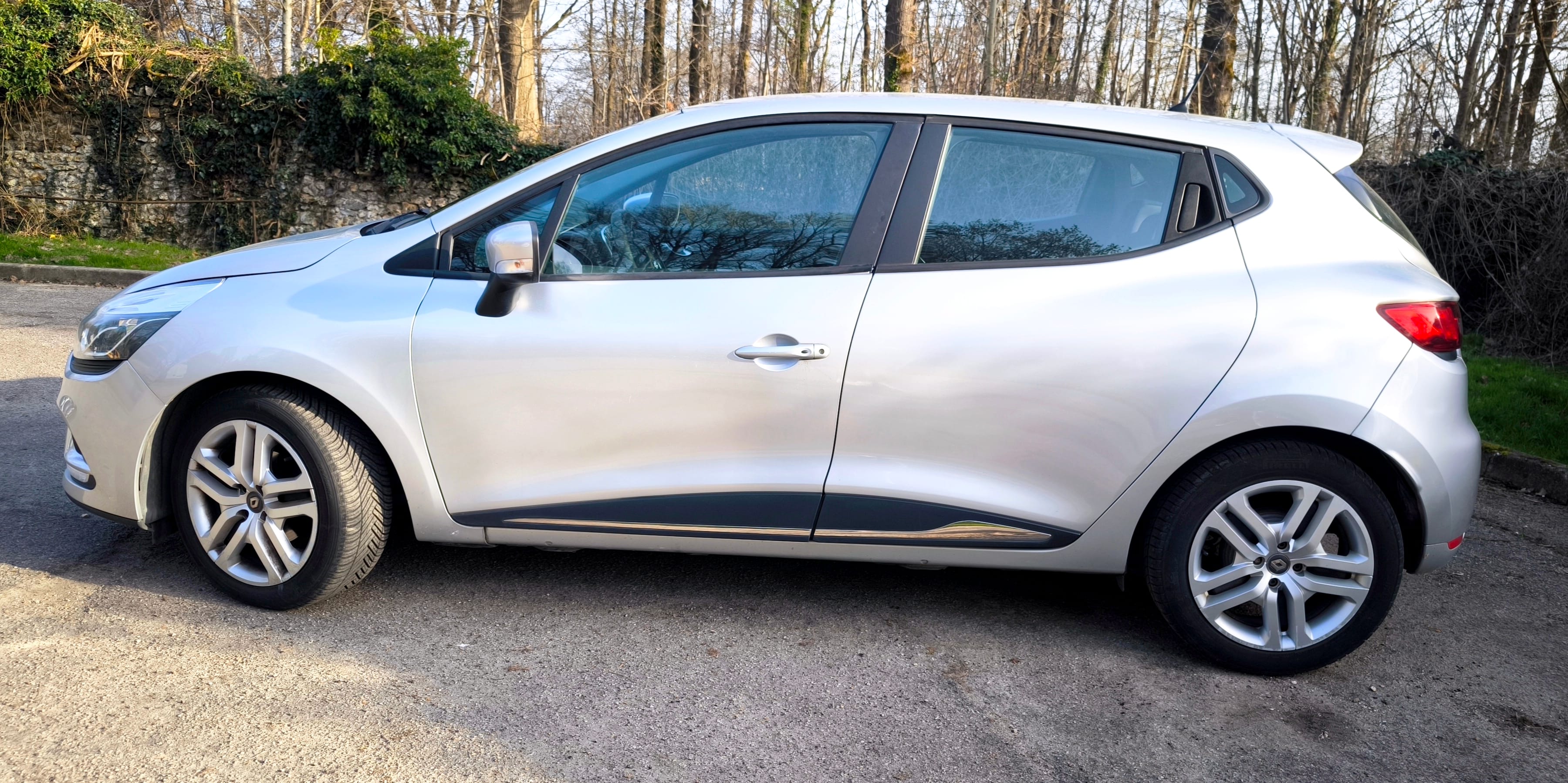 Renault Clio 1.4 HDi 90 - Économique avec Climatisation