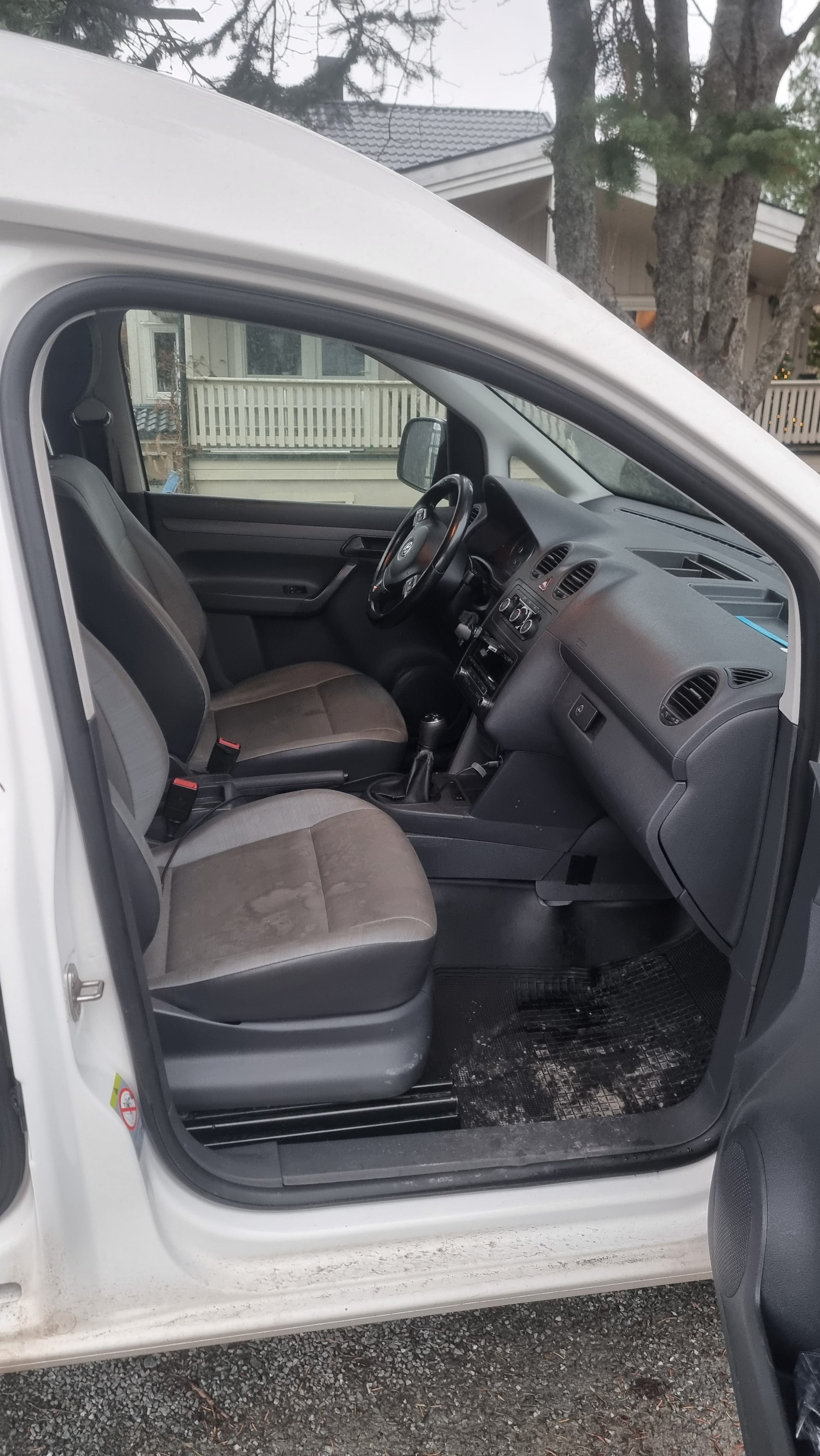 Volkswagen Caddy Maxi med Bilradio