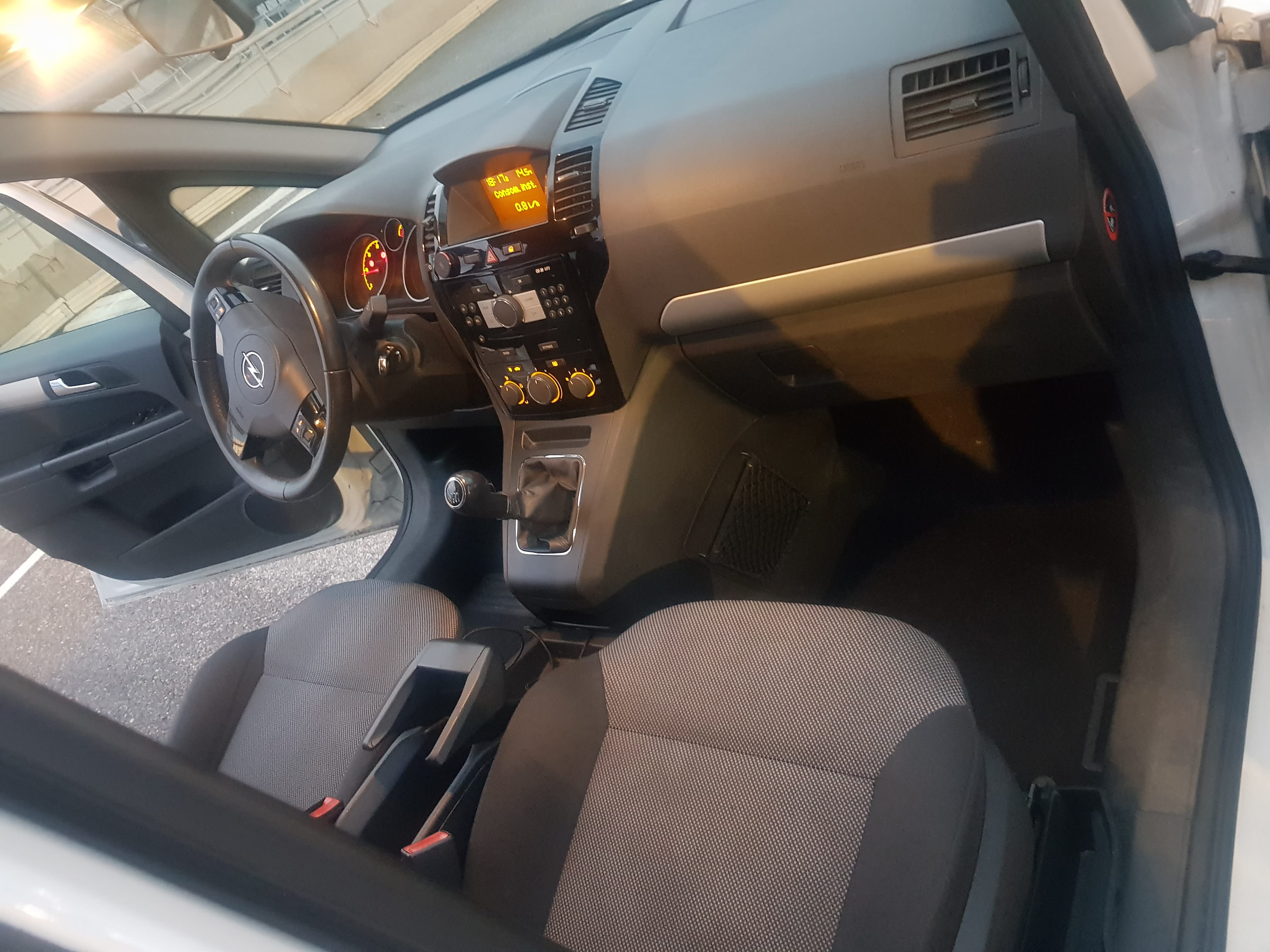Opel Zafira avec Pneus neige