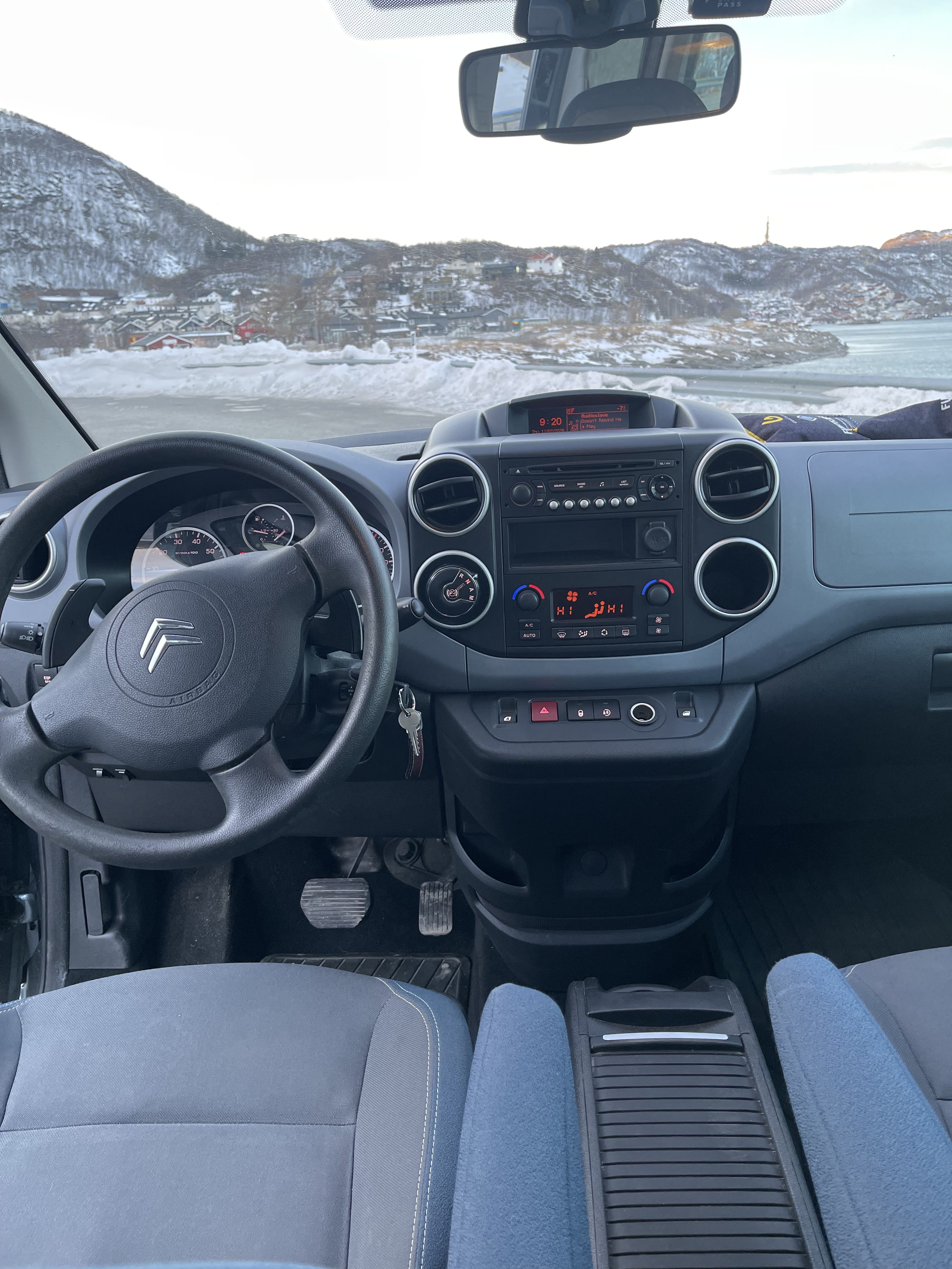 Citroen Berlingo Multispace med Snøkjettinger