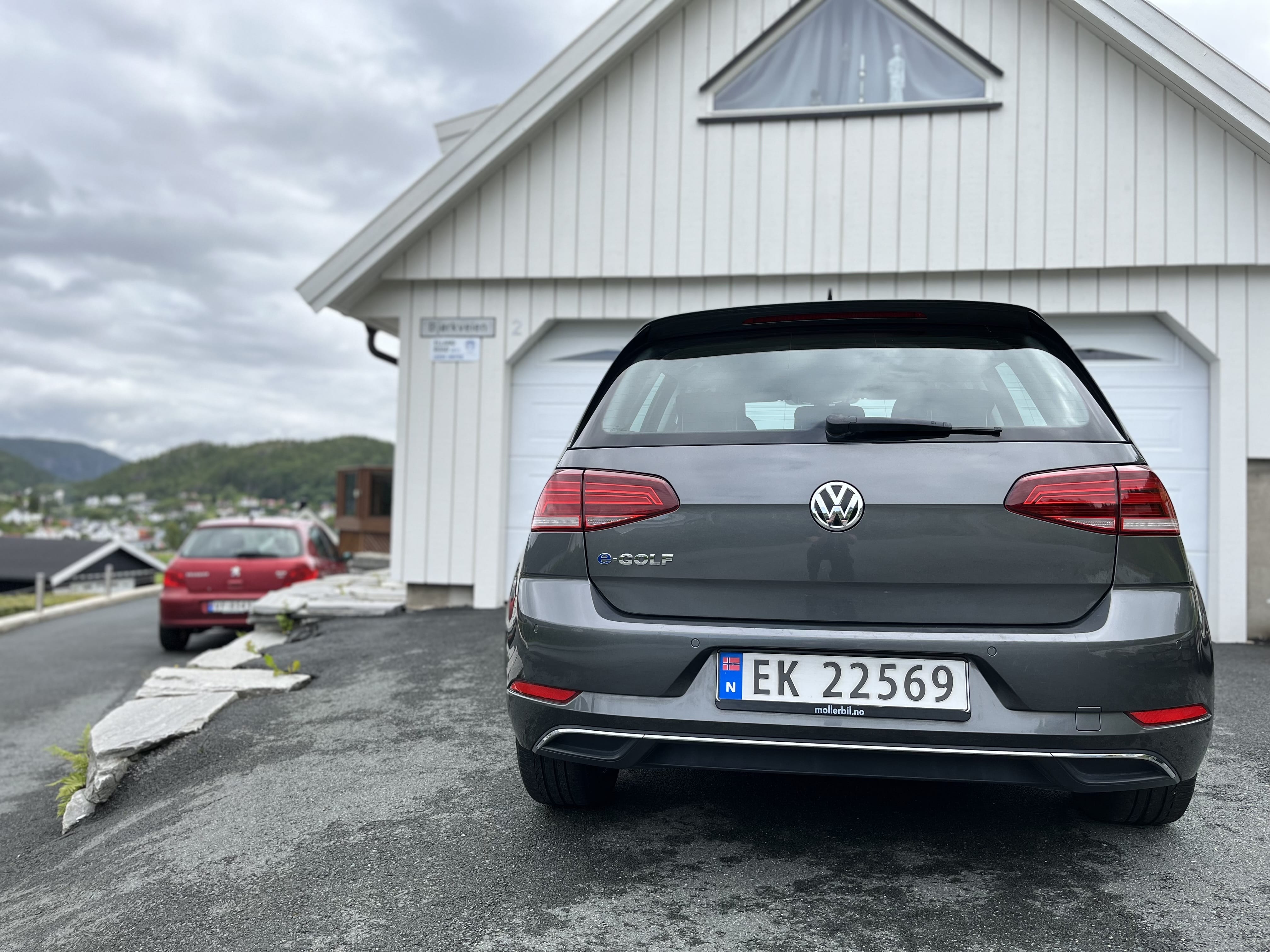 Volkswagen e-Golf / 300 med GPS
