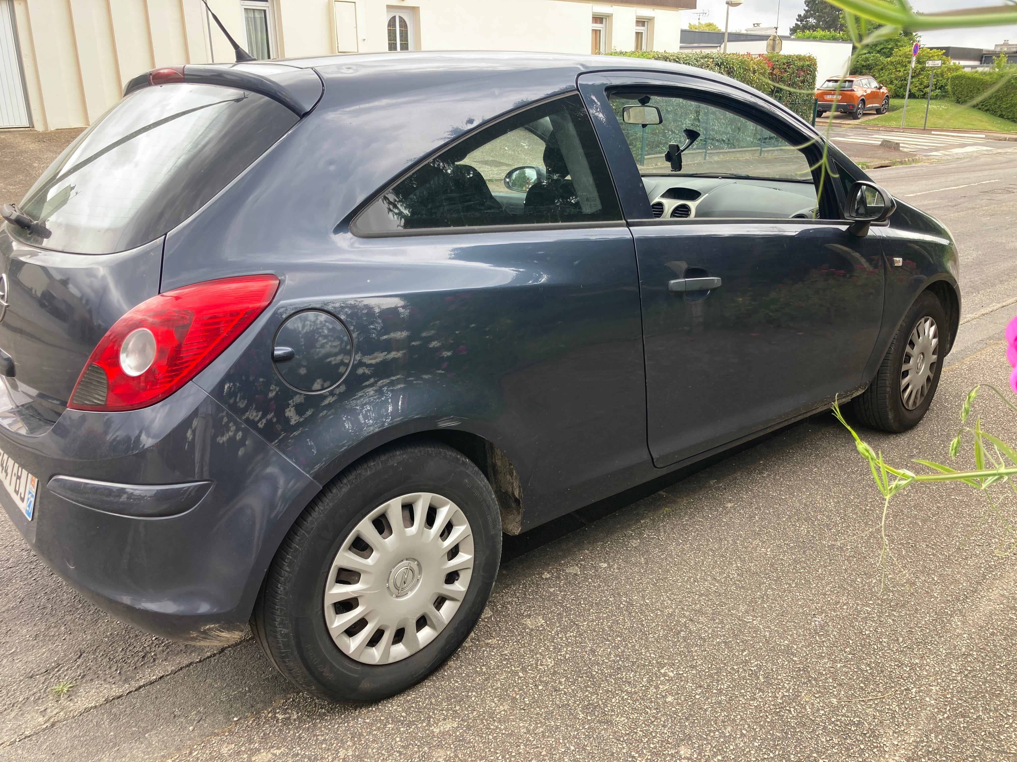 Opel Corsa, 2010, Essence 98