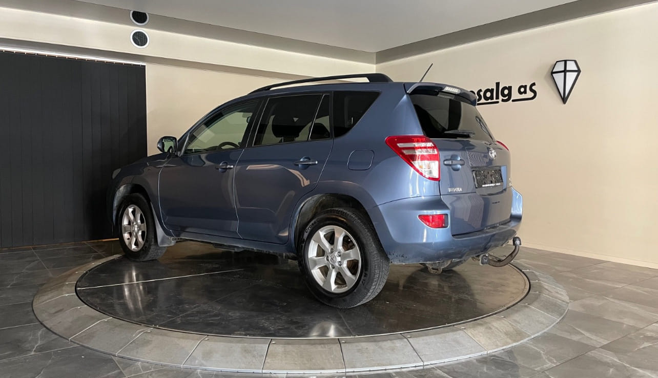 Toyota RAV4 med Cruisekontroll