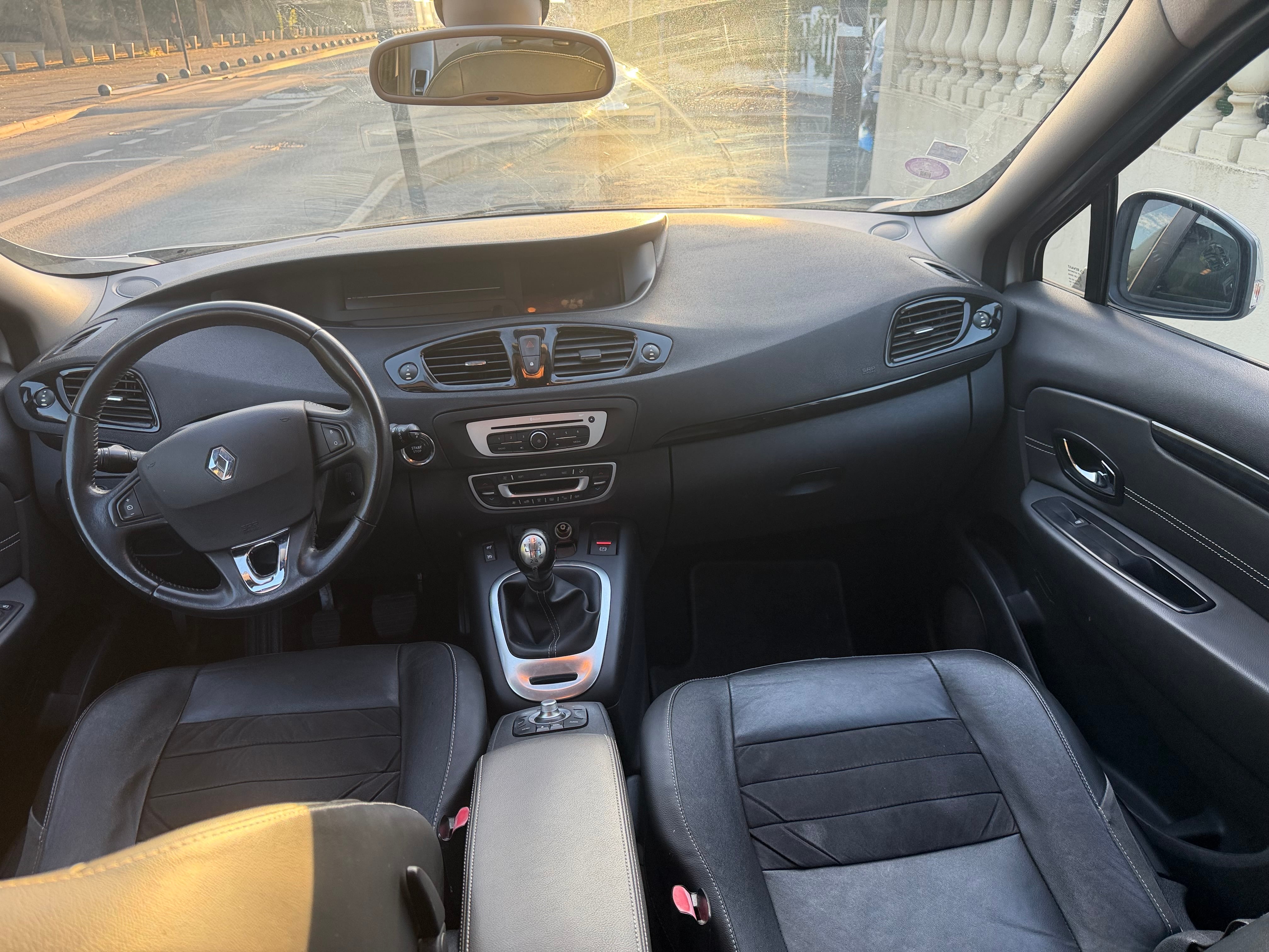 Renault Grand Scenic avec GPS