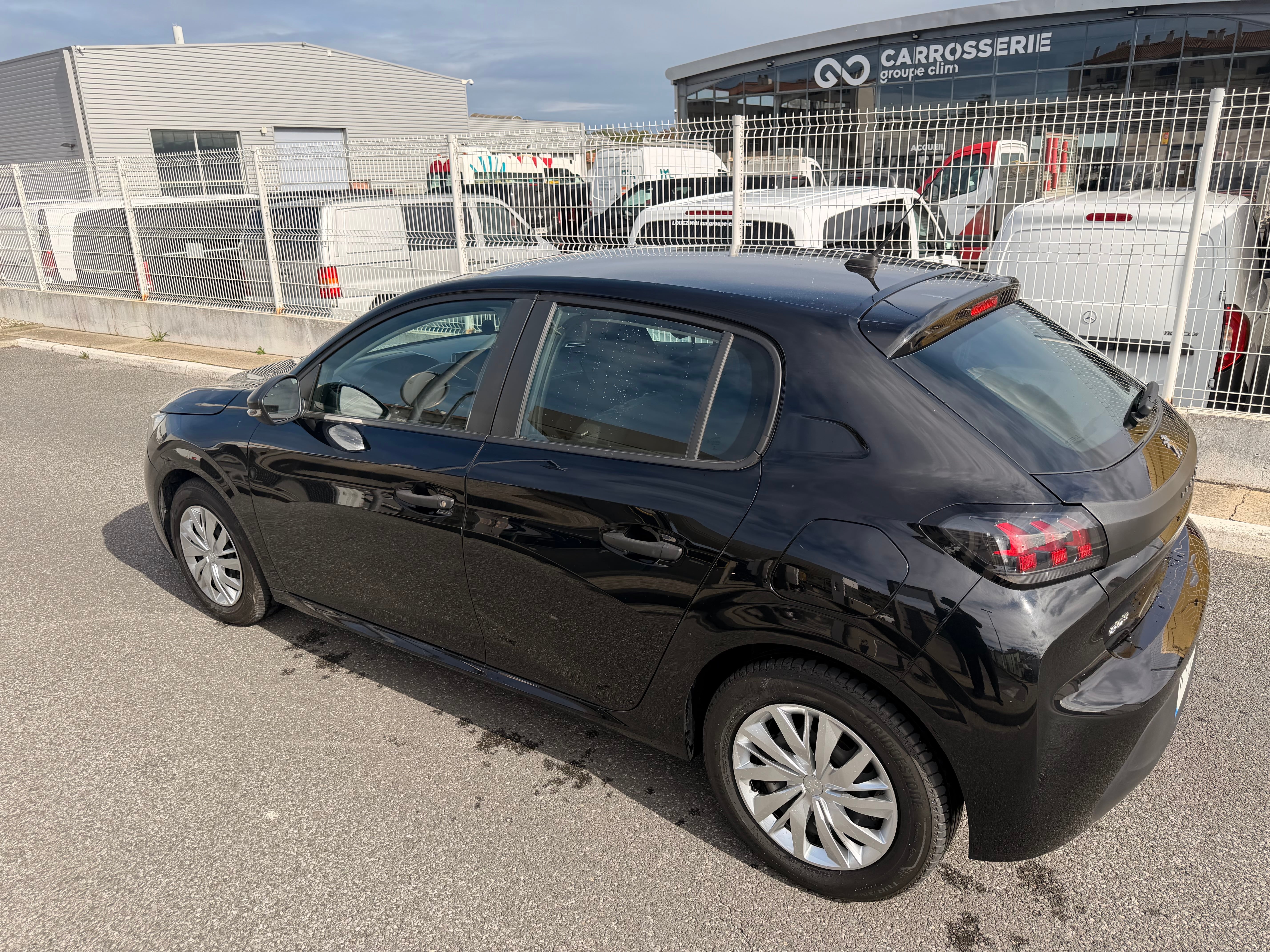 Peugeot 208 with GPS