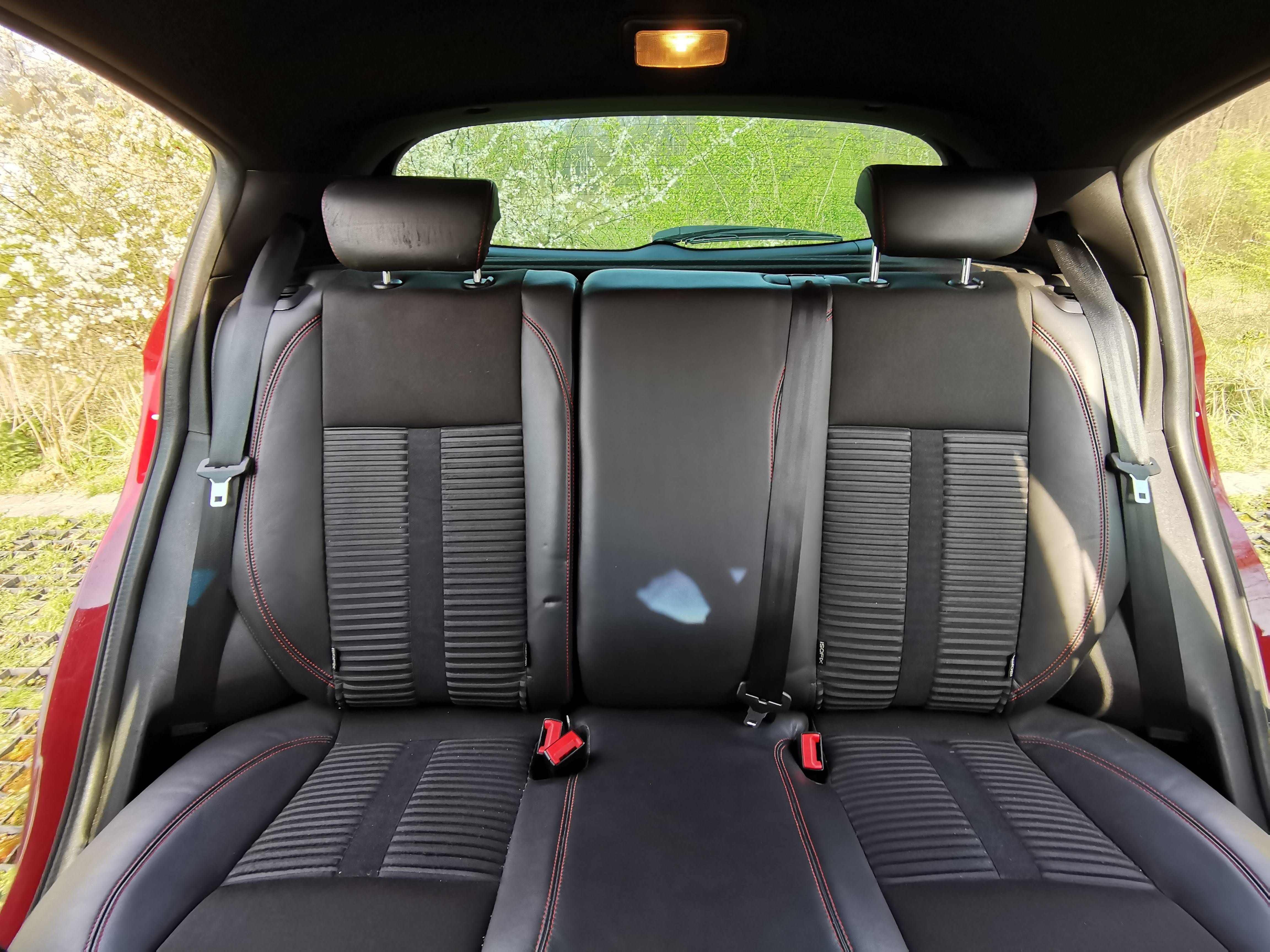 Alfa-Romeo Giulietta with Car radio