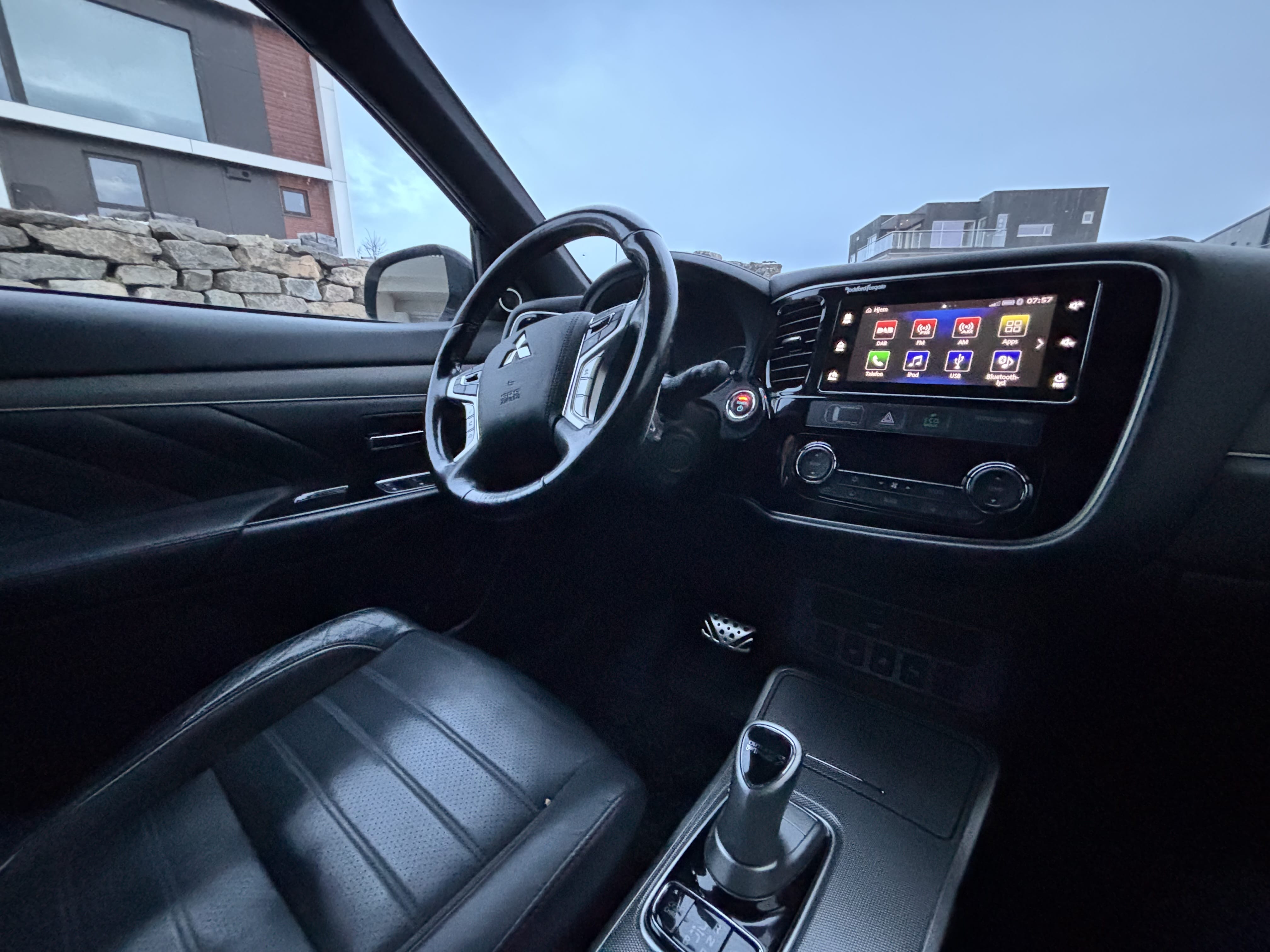 Mitsubishi Outlander PHEV MOTION with Four-wheel drive